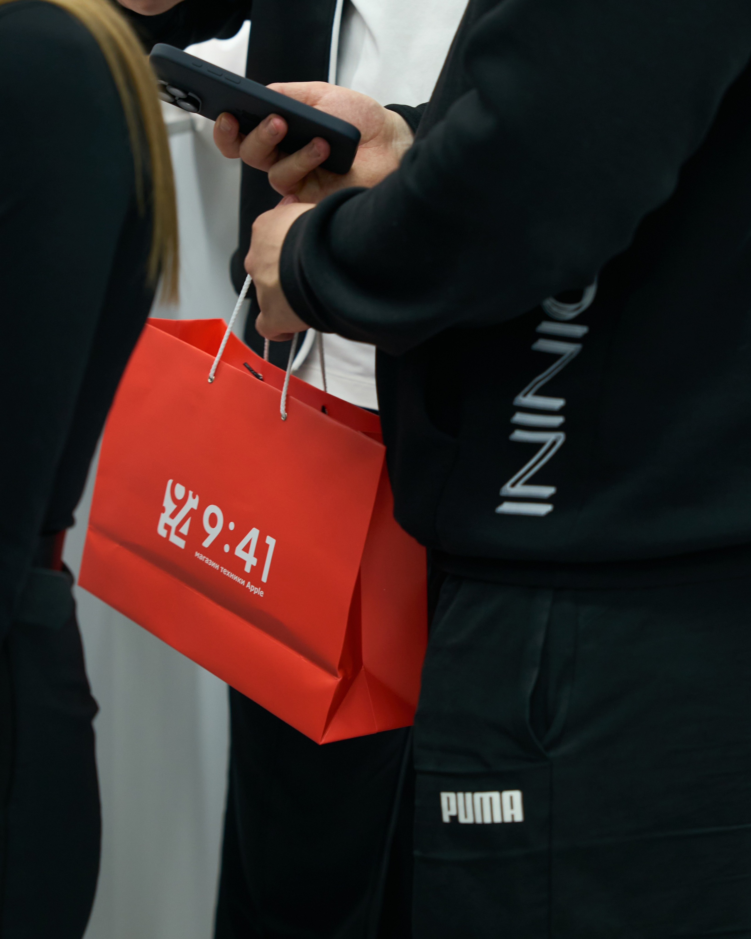 Открытие магазина техники 9:41. Фотограф Света Рыбакова