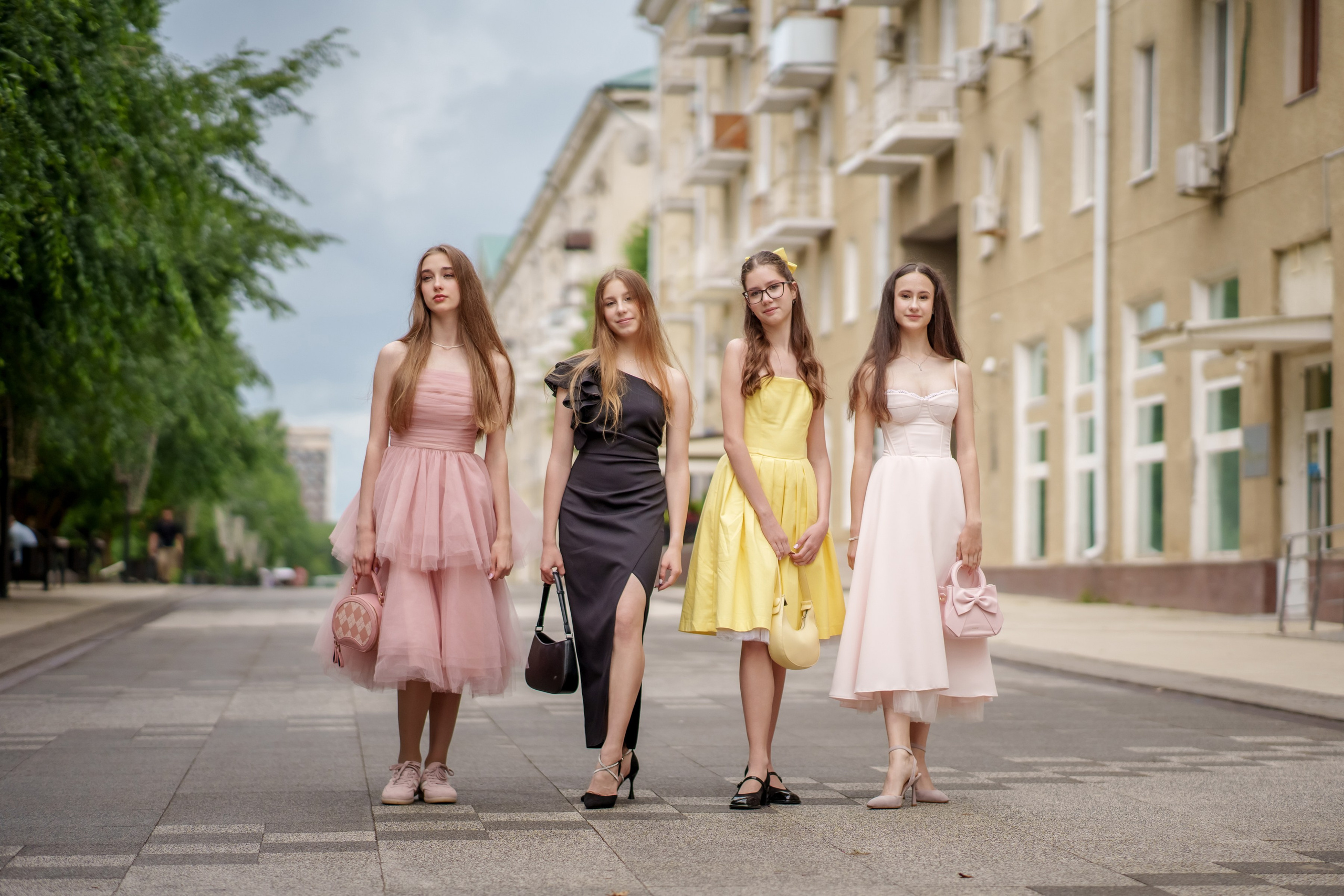 На набережной. ВЫПУСКНЫЕ АЛЬБОМЫ, Школьный фотограф, семейный и свадебный в Саратове и области Ольга Плаксина