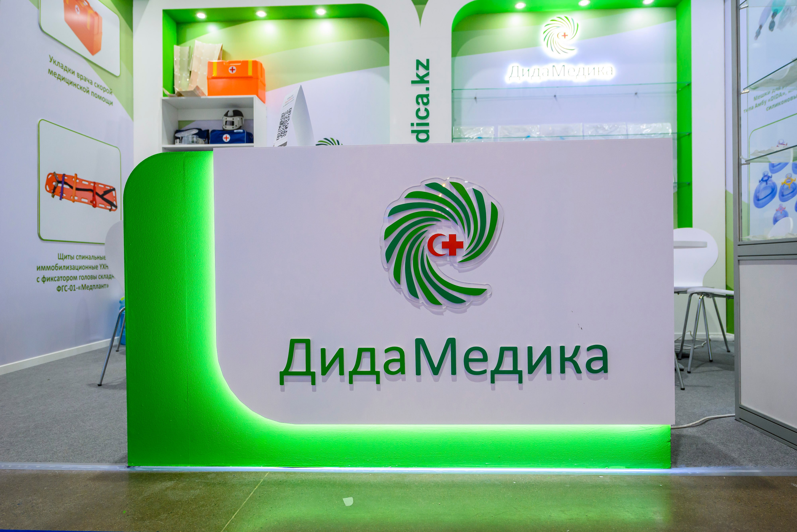 Съемка стендов на выставке KIHE 2024. Интерьерный и репортажный фотограф в Алматы