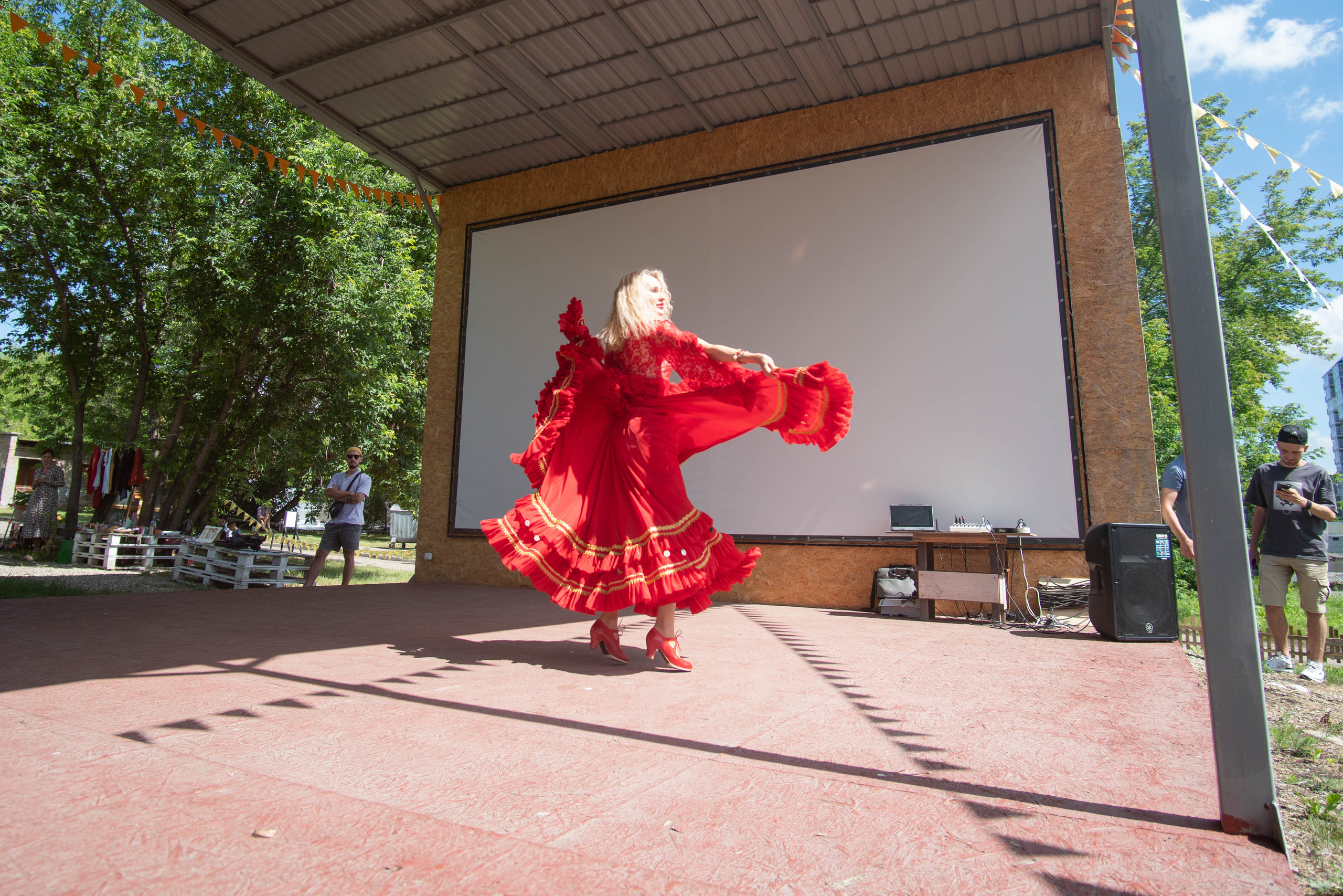 Гаражная распродажа — 2022. Медиа-портфолио Марии Абрашиной