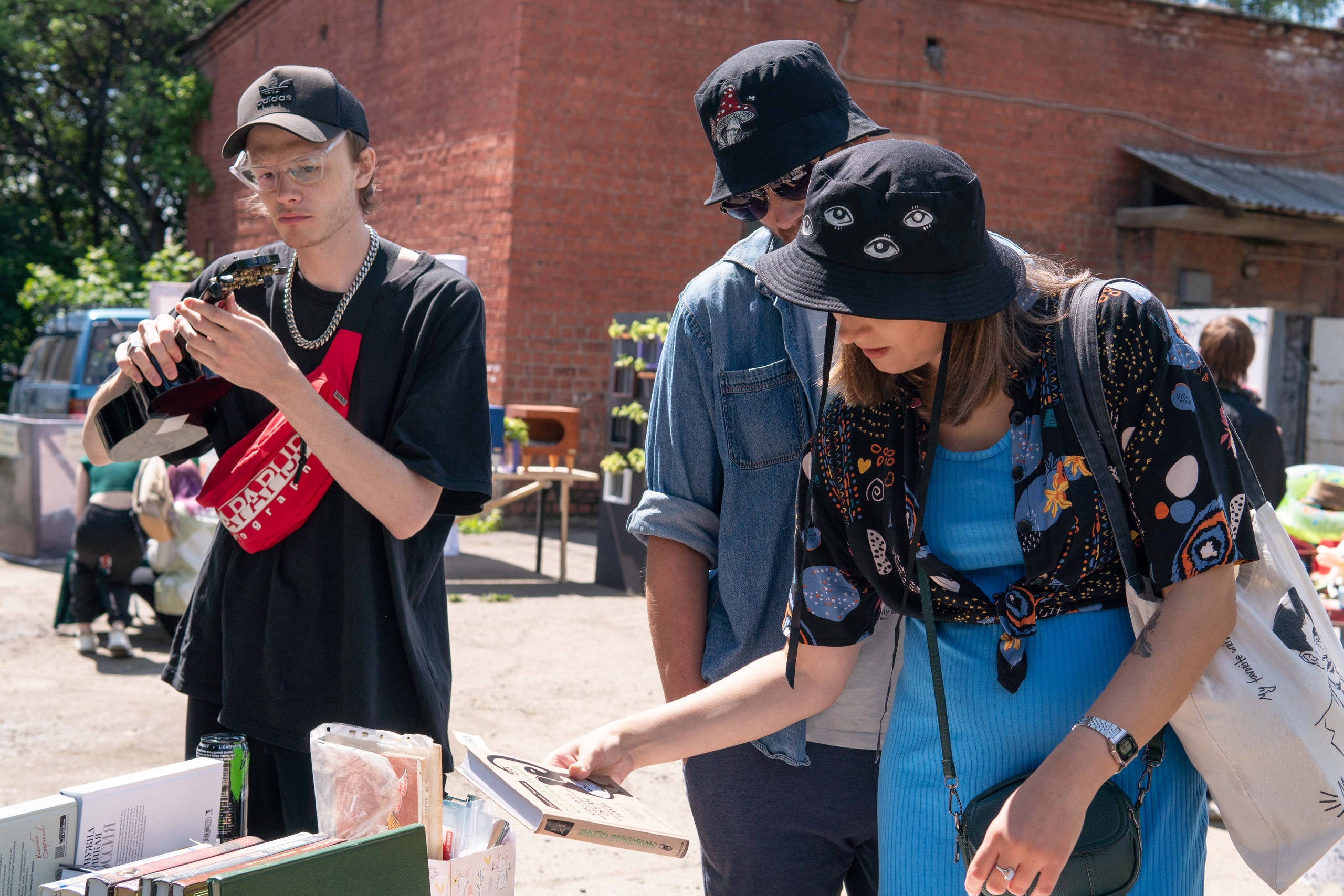 Гаражная распродажа — 2022. Медиа-портфолио Марии Абрашиной