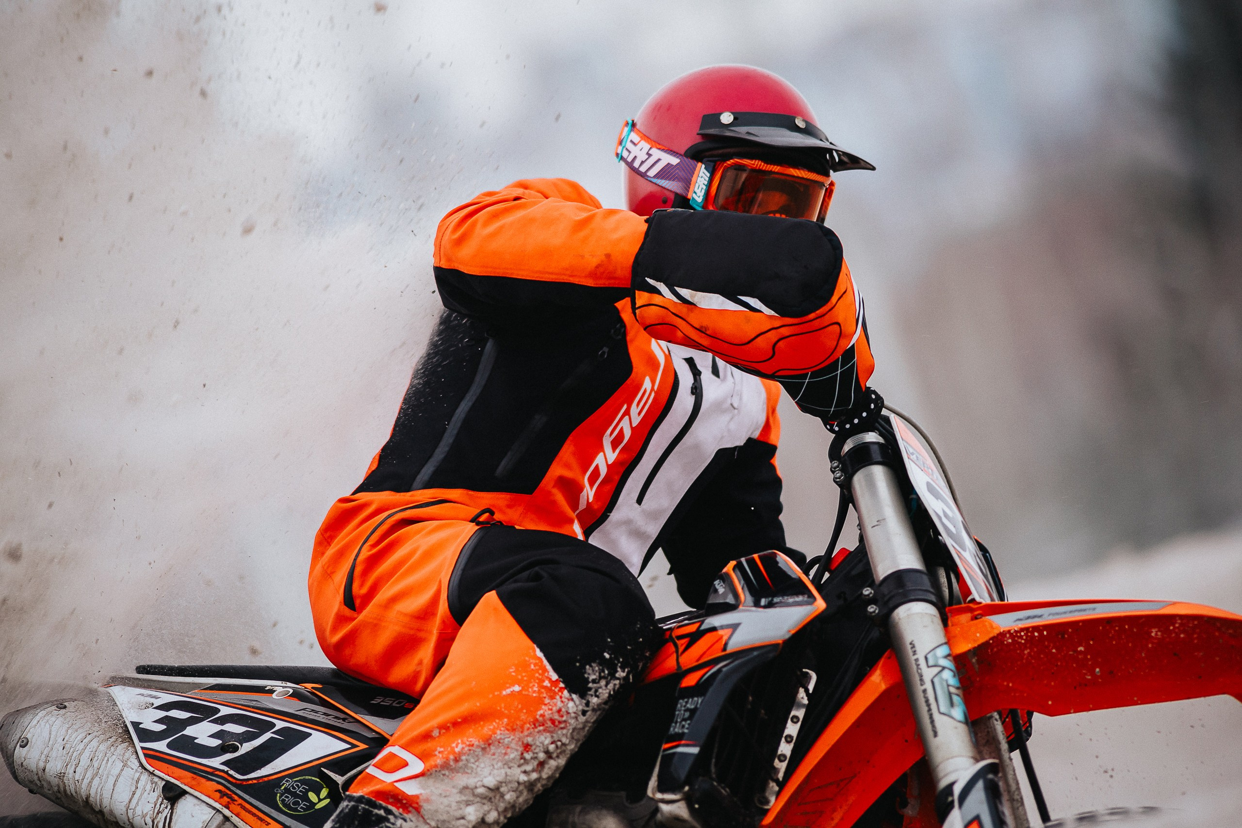 29.12.2024 — Праздничная тренировка на мотоциклетной трассе Люскус. Репортажный фотограф в Кемерово