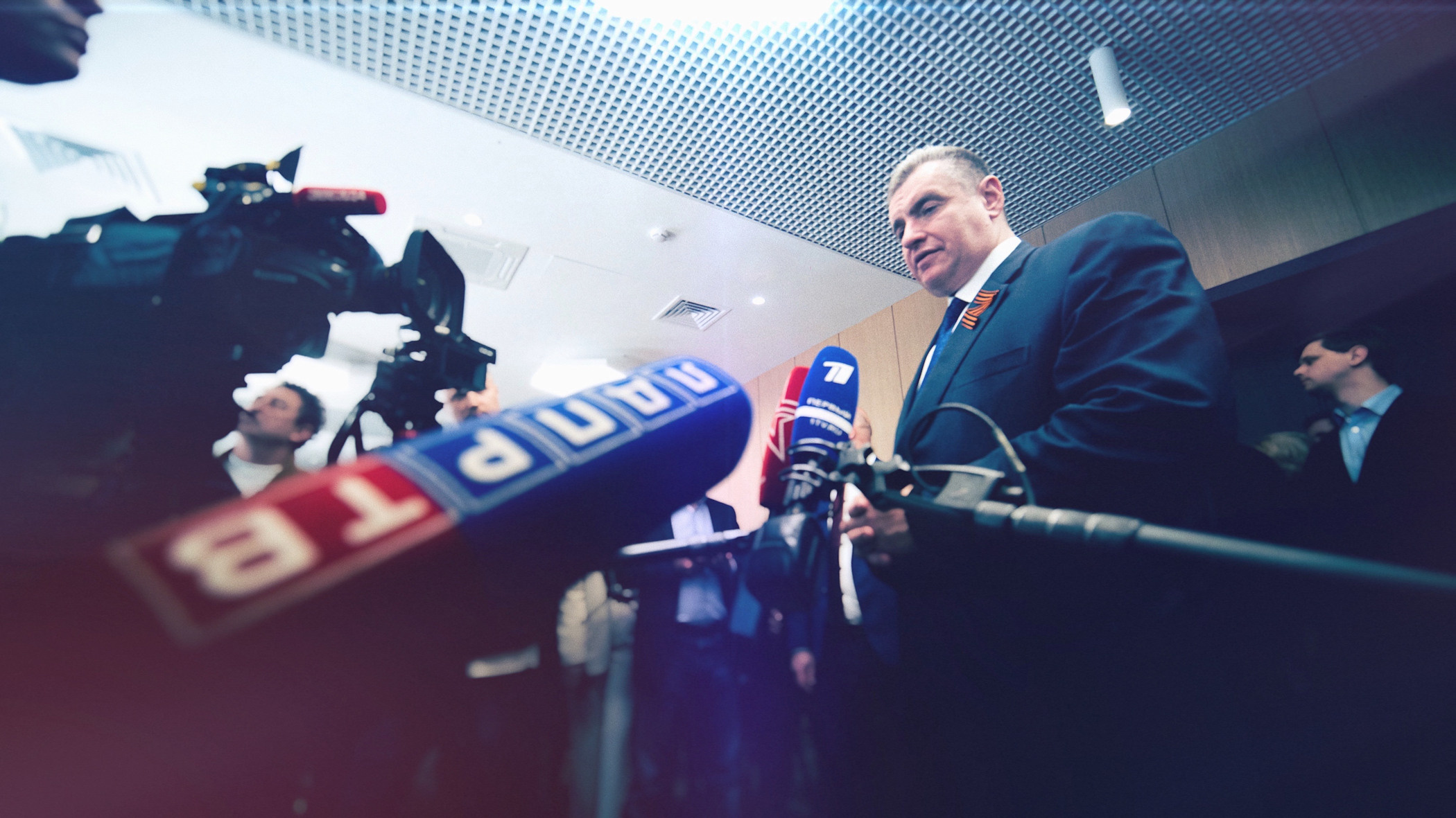 Л. Э. Слуцкий. ХРОНИКИ ХРОНОСА