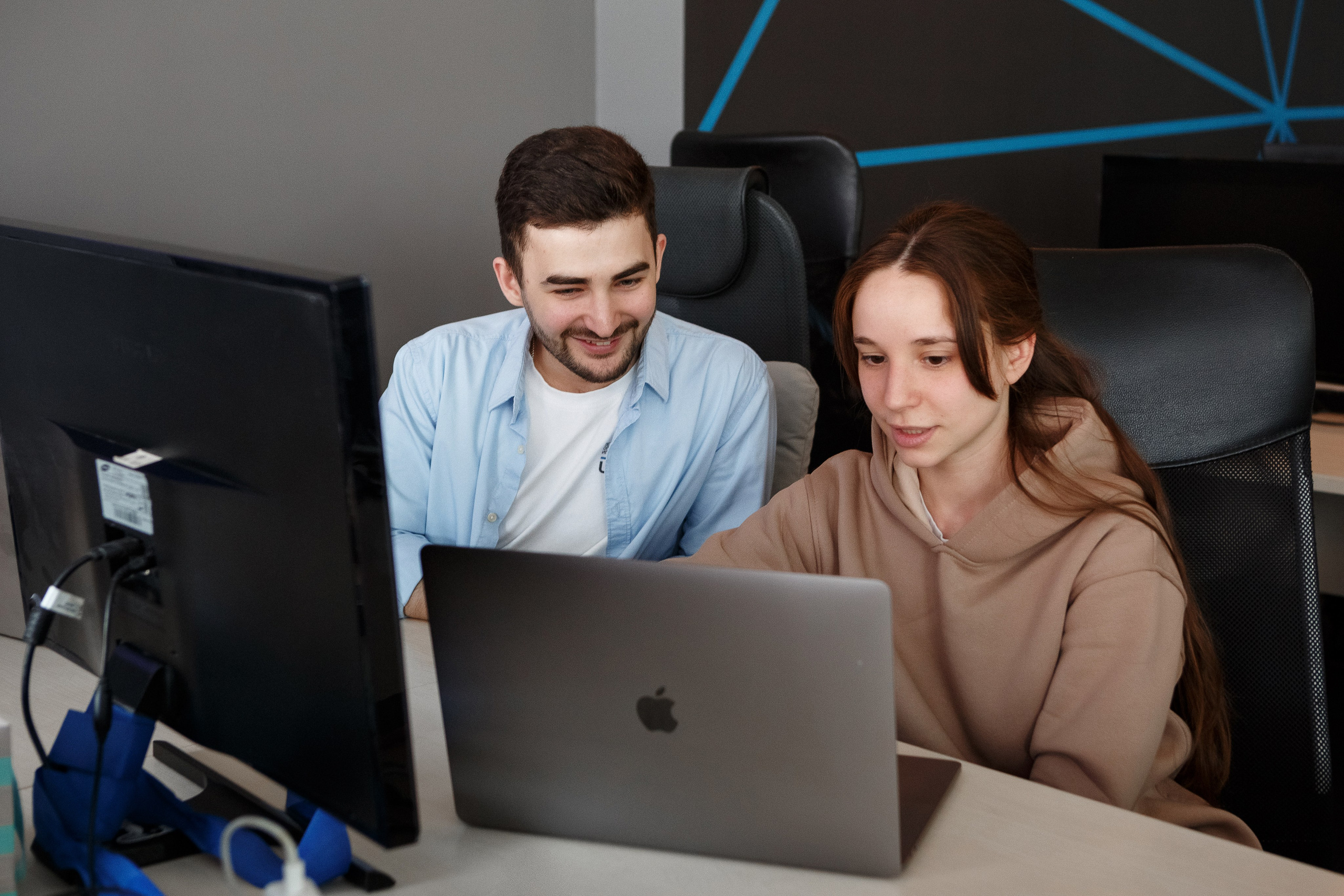 Фотосессия сотрудников и офиса для компании Амбрелла Таганрог. Свадебный и семейный фотограф в Таганроге Бакарюк Антон