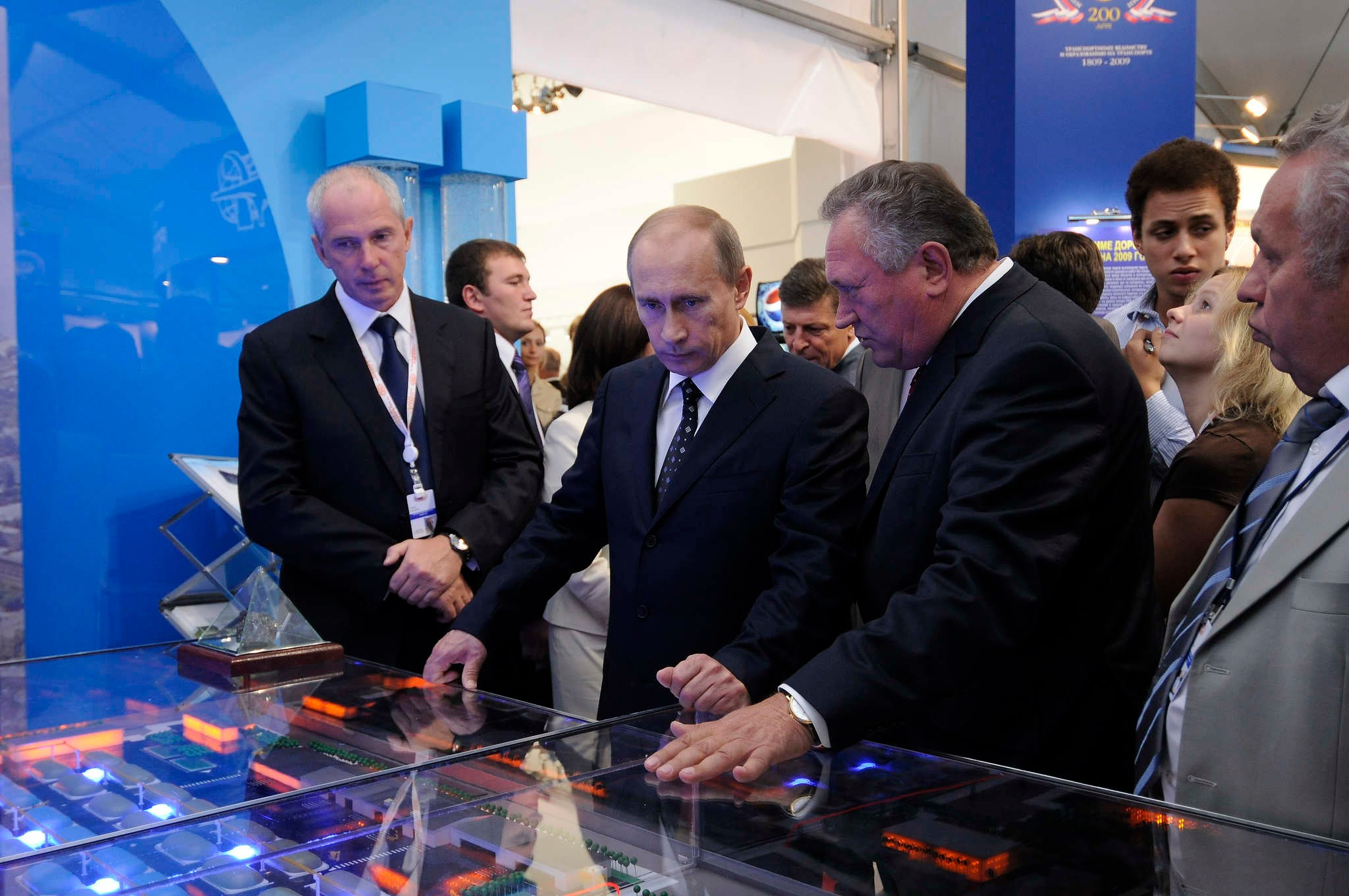 Владимир Путин на международном инвестиционном форуме в Сочи в 2009 году. Съемка для РИАновости.