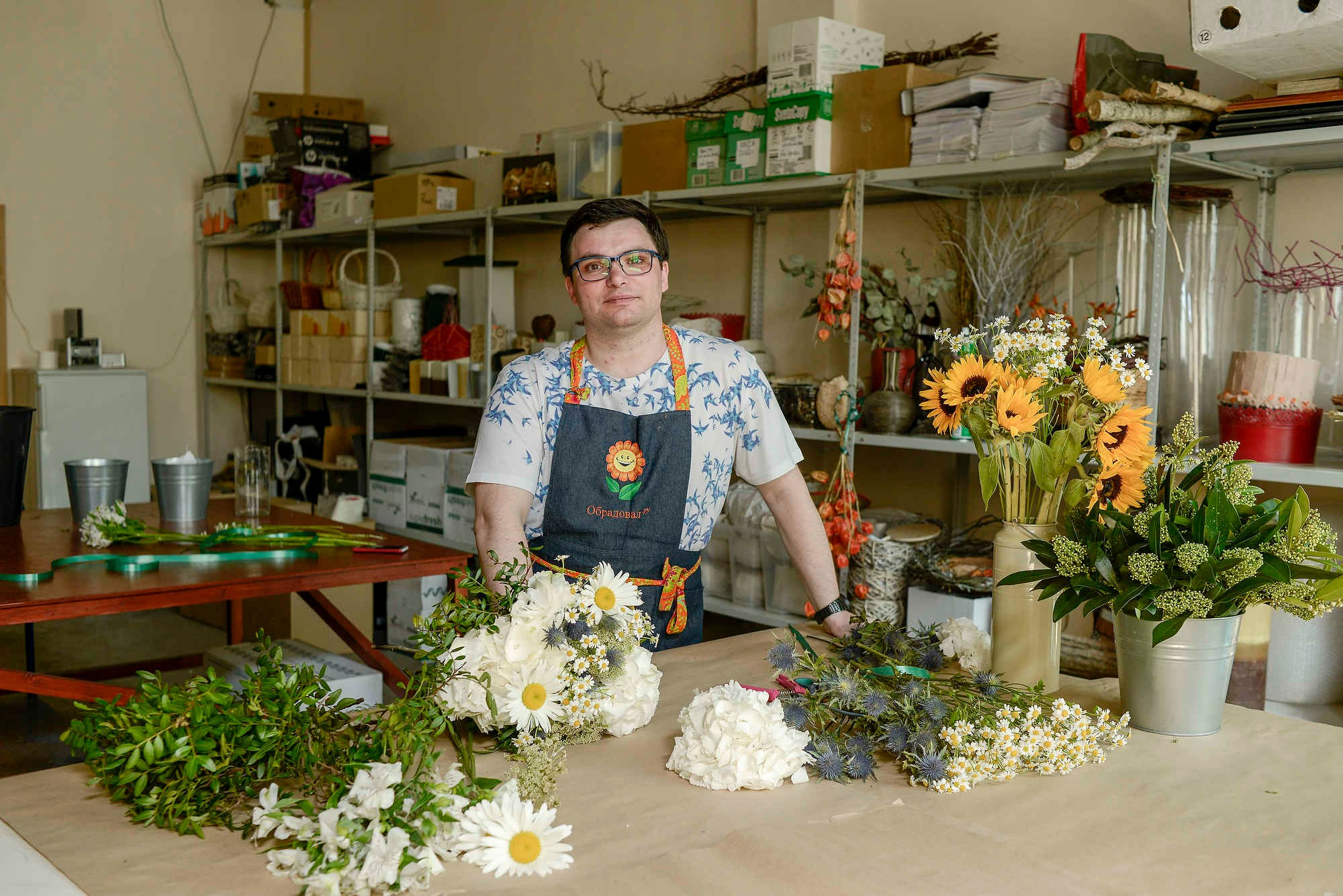 Георгий, владелец салона цветов в Москве. Съемка для рекламной кампании E-bay. 