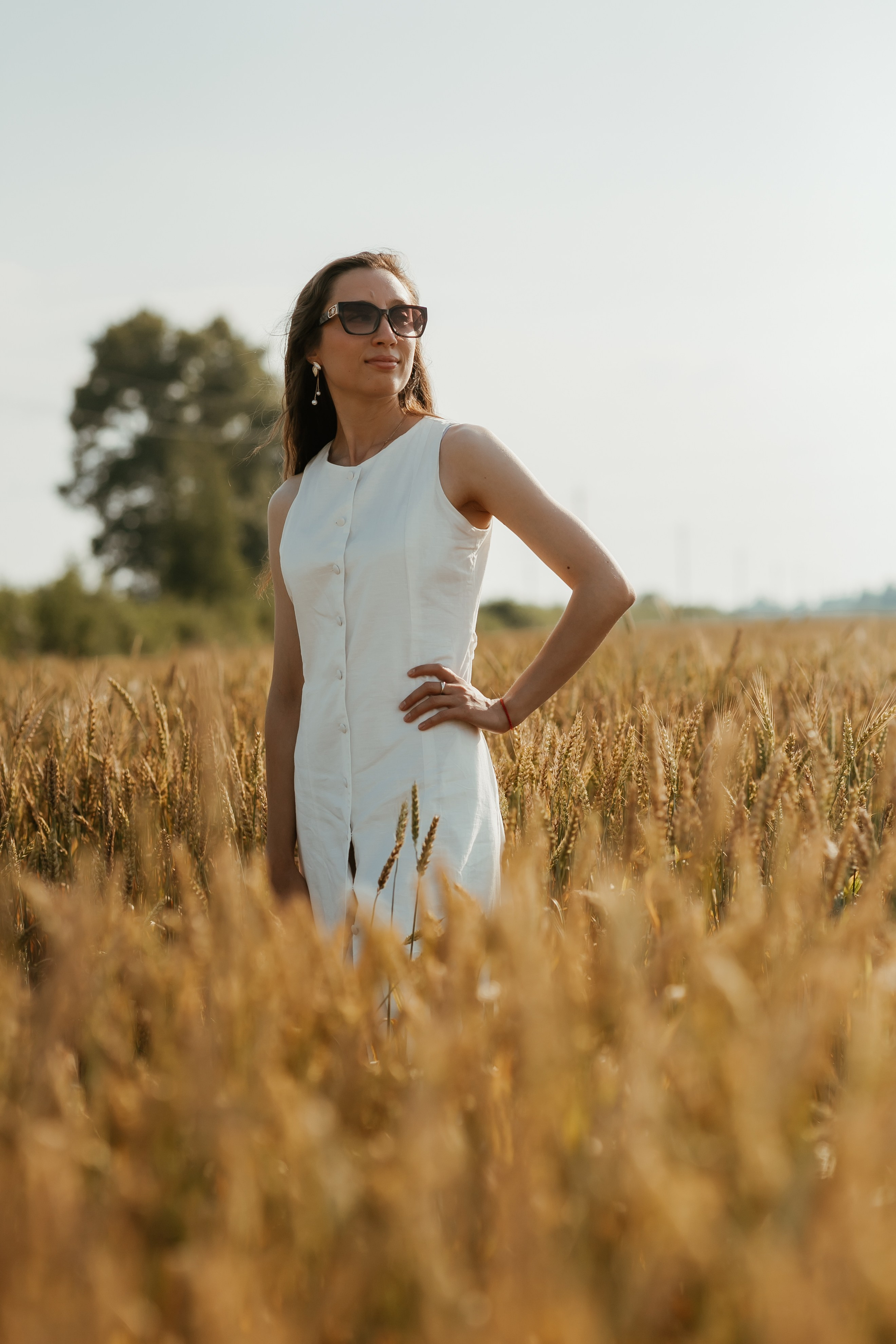 Фотосессия девушек подружек в поле. Свадебный и репортажный фотограф в Ярославле и Санкт-Петербурге Роман Микрюков
