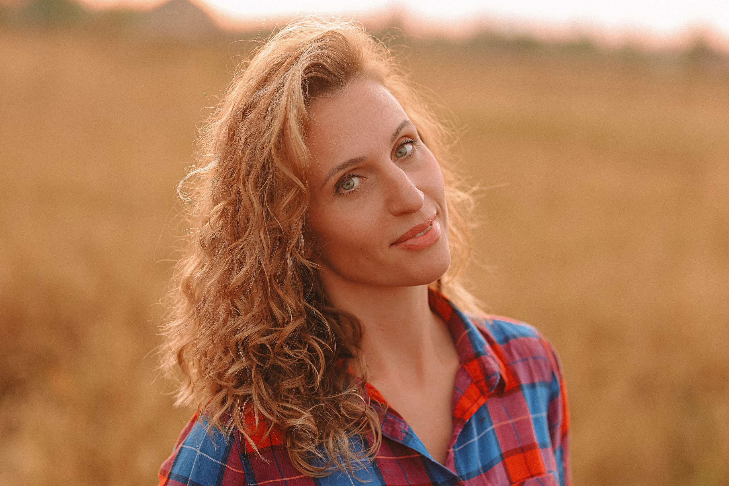 Поле. Семейный фотограф Тюмень, фотограф на роды Салмина Мария