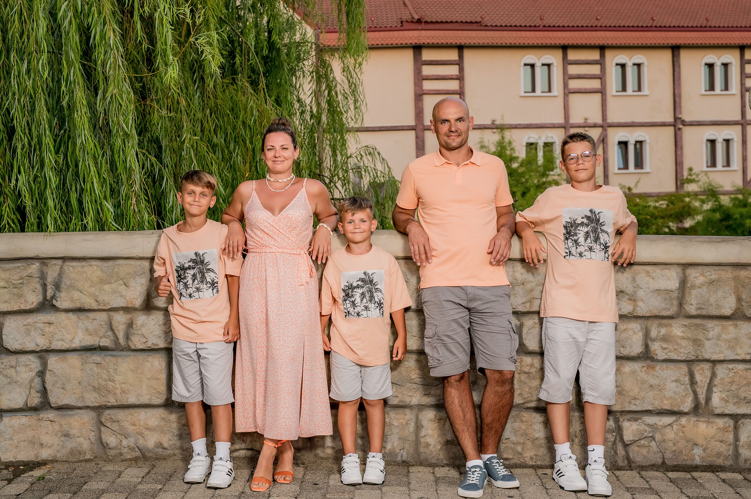 Семейная фотосессия в Адлере
