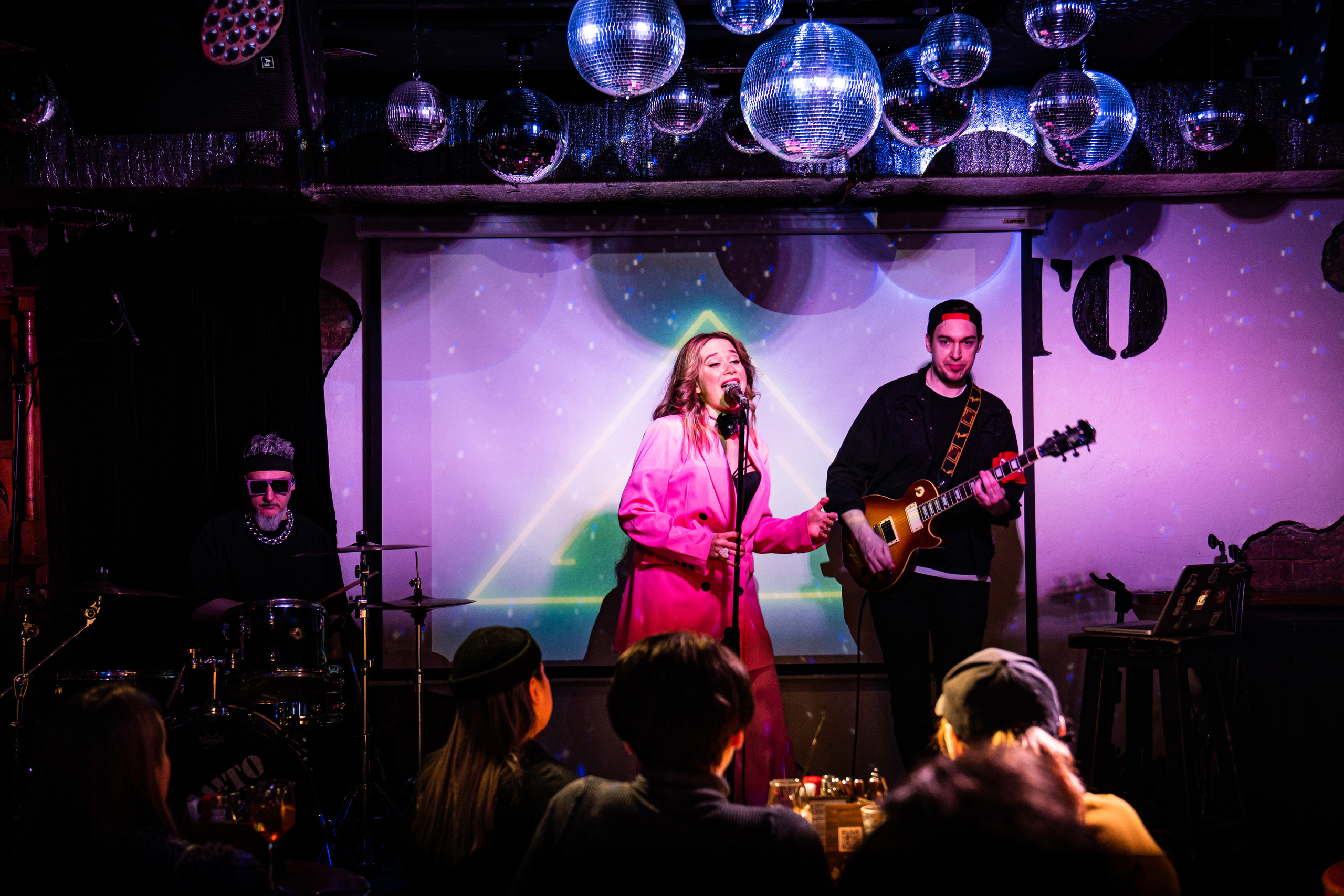 Катя Москалева и Ира Тонева (Фабрика). Фотограф. Москва. Алексей Светомиров. Love Story, портретная съемка