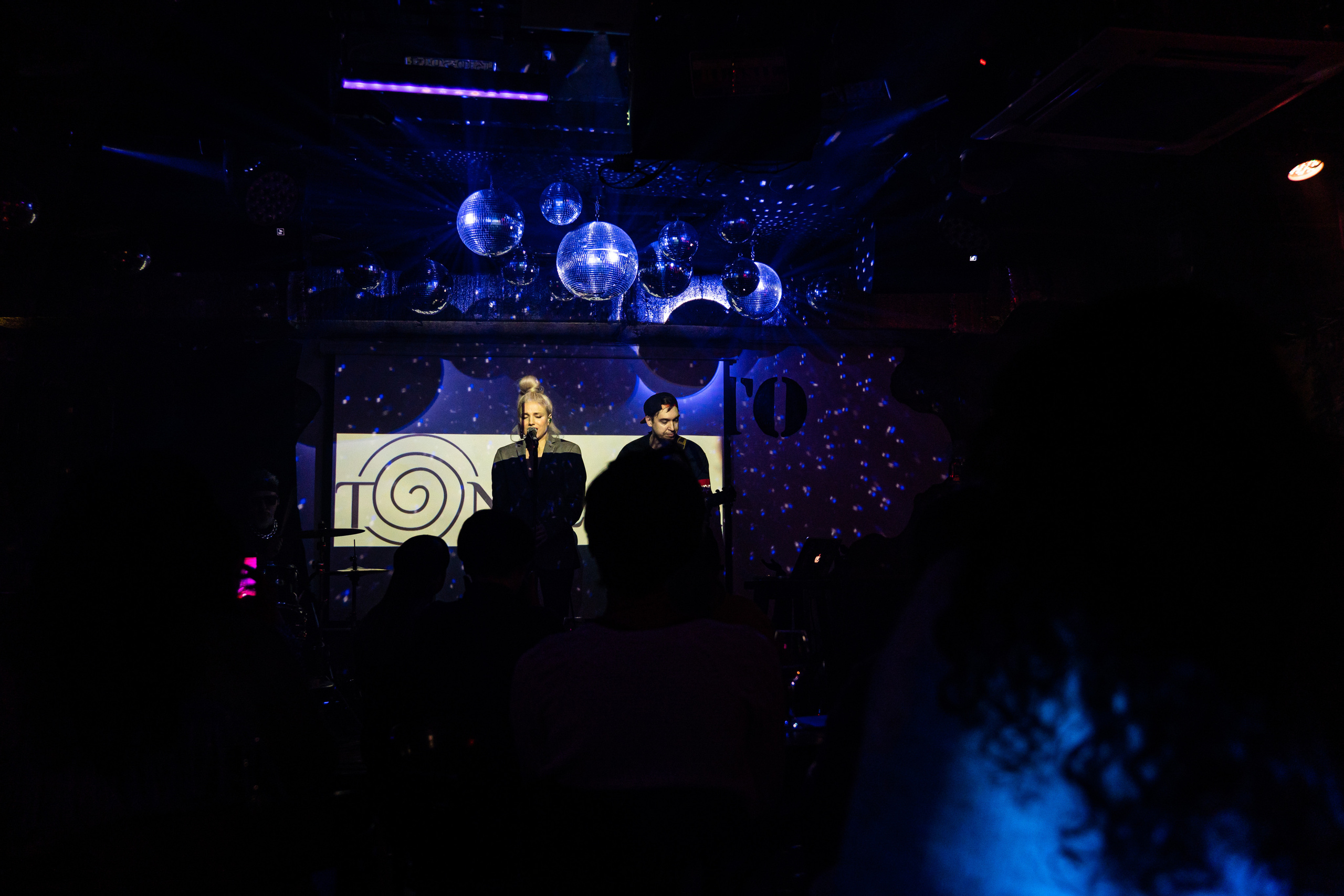 Катя Москалева и Ира Тонева (Фабрика). Фотограф. Москва. Алексей Светомиров. Love Story, портретная съемка