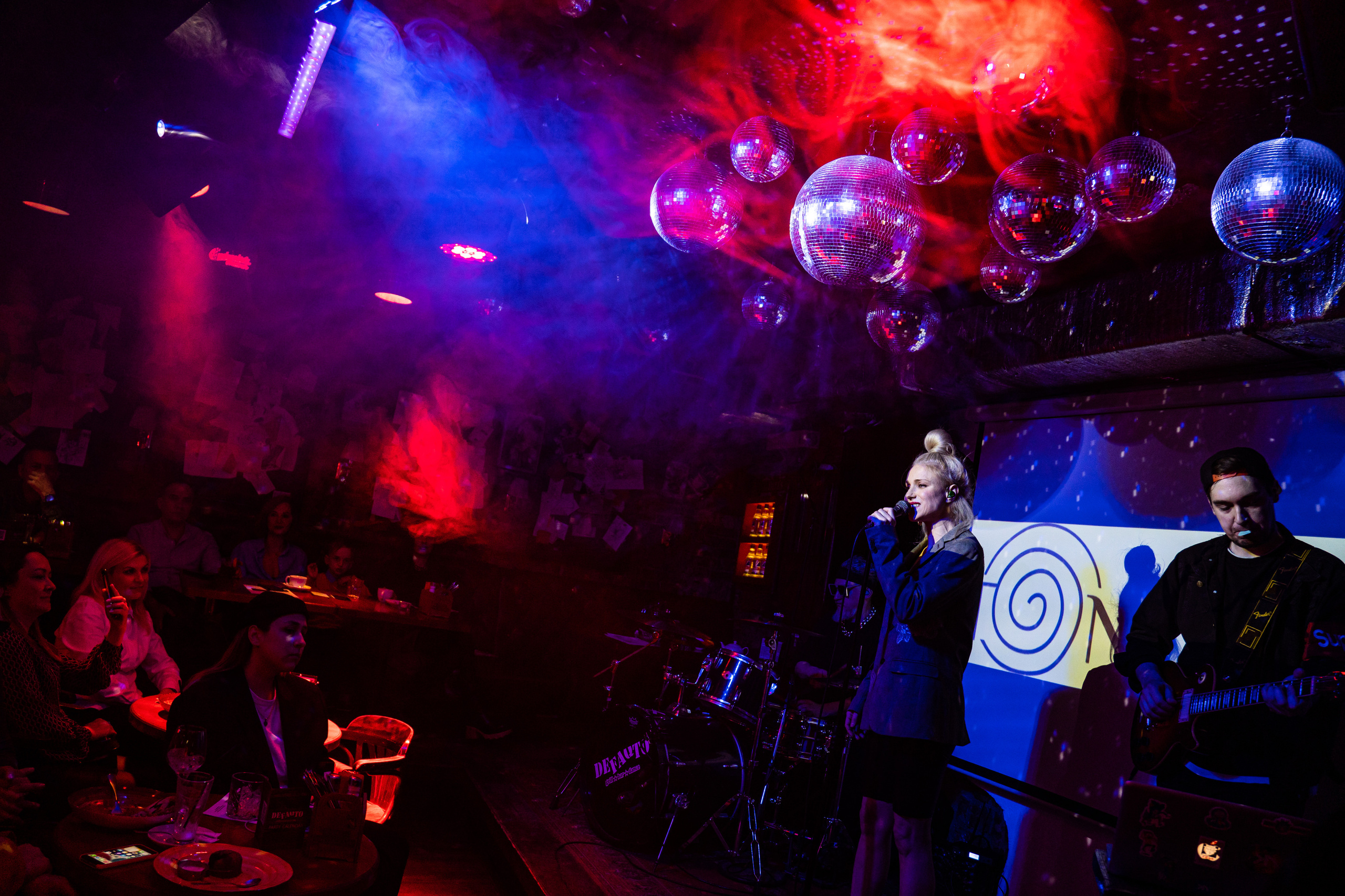 Катя Москалева и Ира Тонева (Фабрика). Фотограф. Москва. Алексей Светомиров. Love Story, портретная съемка