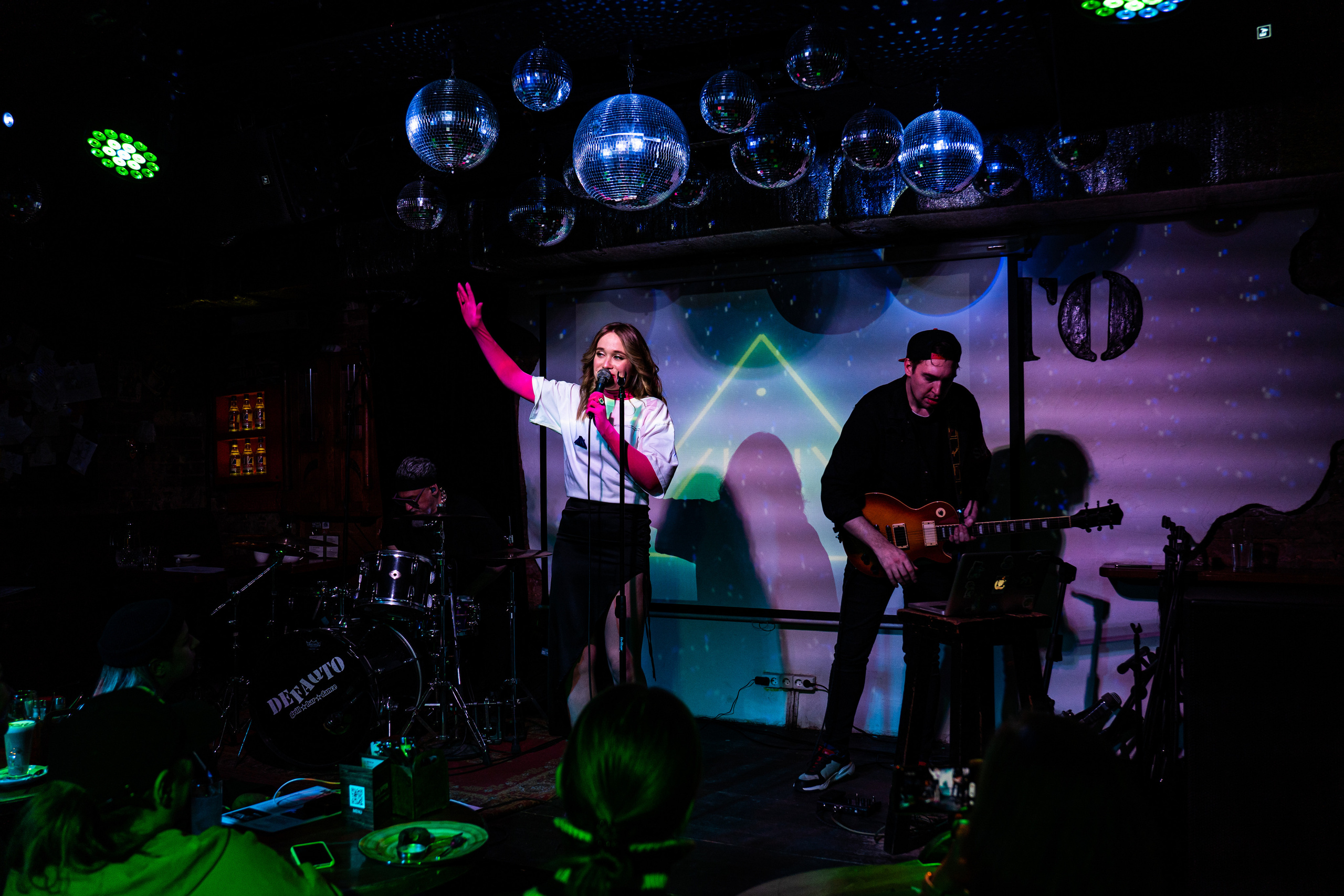 Катя Москалева и Ира Тонева (Фабрика). Фотограф. Москва. Алексей Светомиров. Love Story, портретная съемка