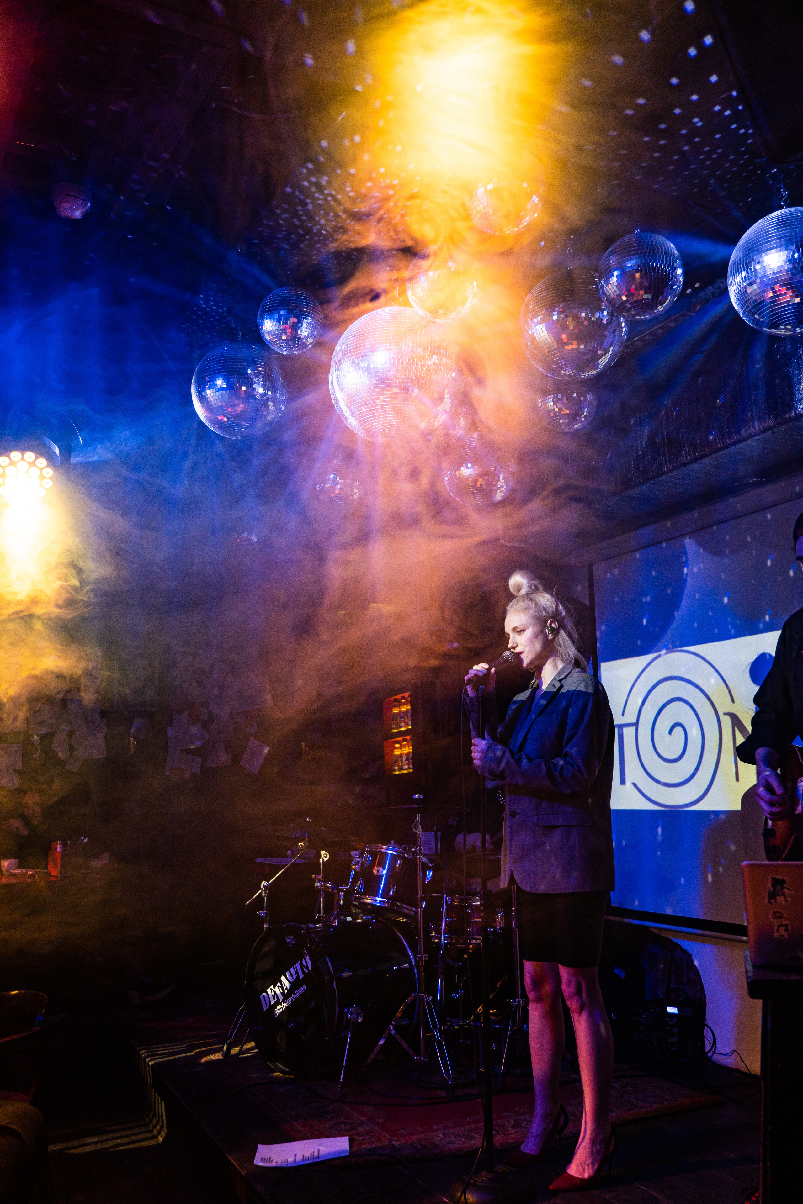 Катя Москалева и Ира Тонева (Фабрика). Фотограф. Москва. Алексей Светомиров. Love Story, портретная съемка