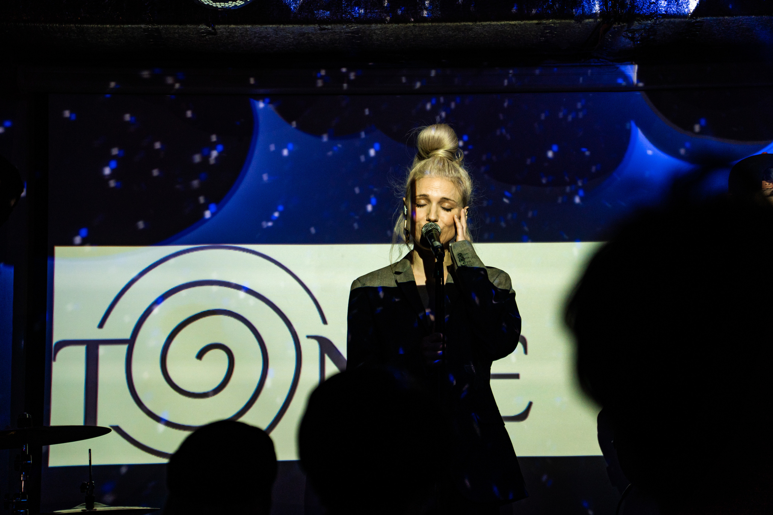 Катя Москалева и Ира Тонева (Фабрика). Фотограф. Москва. Алексей Светомиров. Love Story, портретная съемка