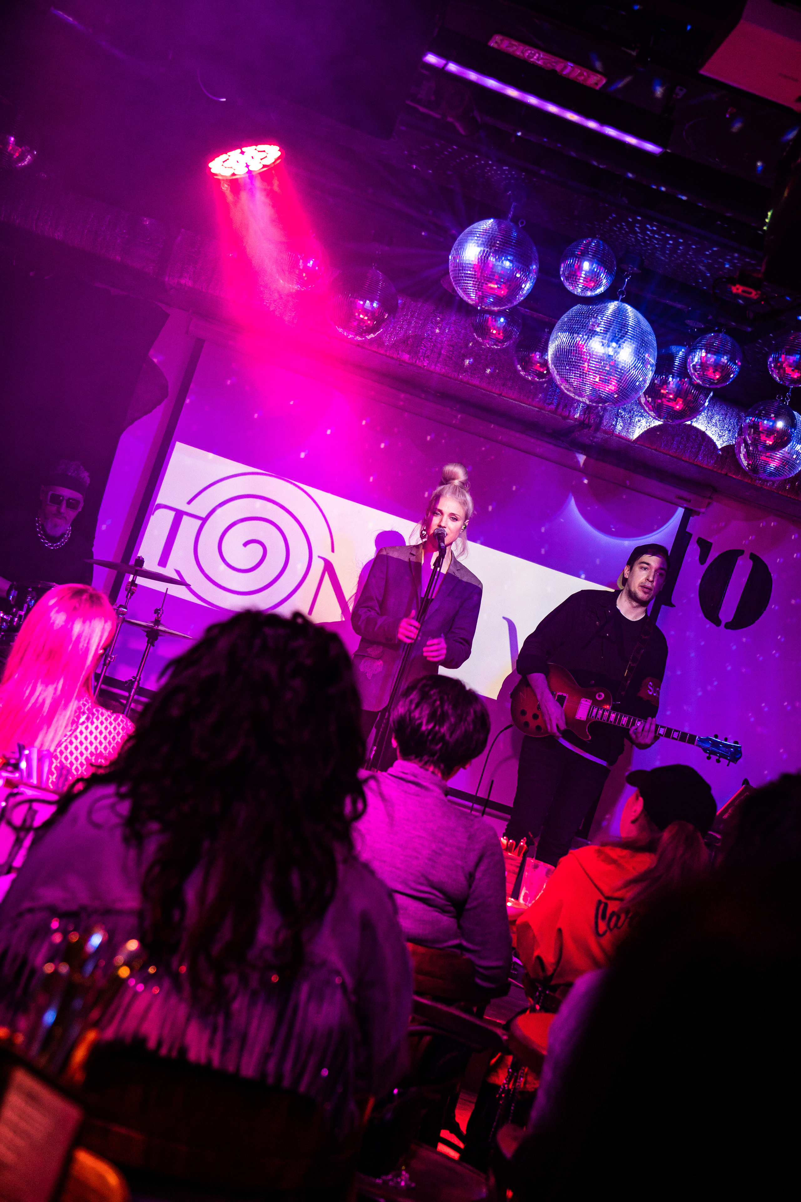 Катя Москалева и Ира Тонева (Фабрика). Фотограф. Москва. Алексей Светомиров. Love Story, портретная съемка