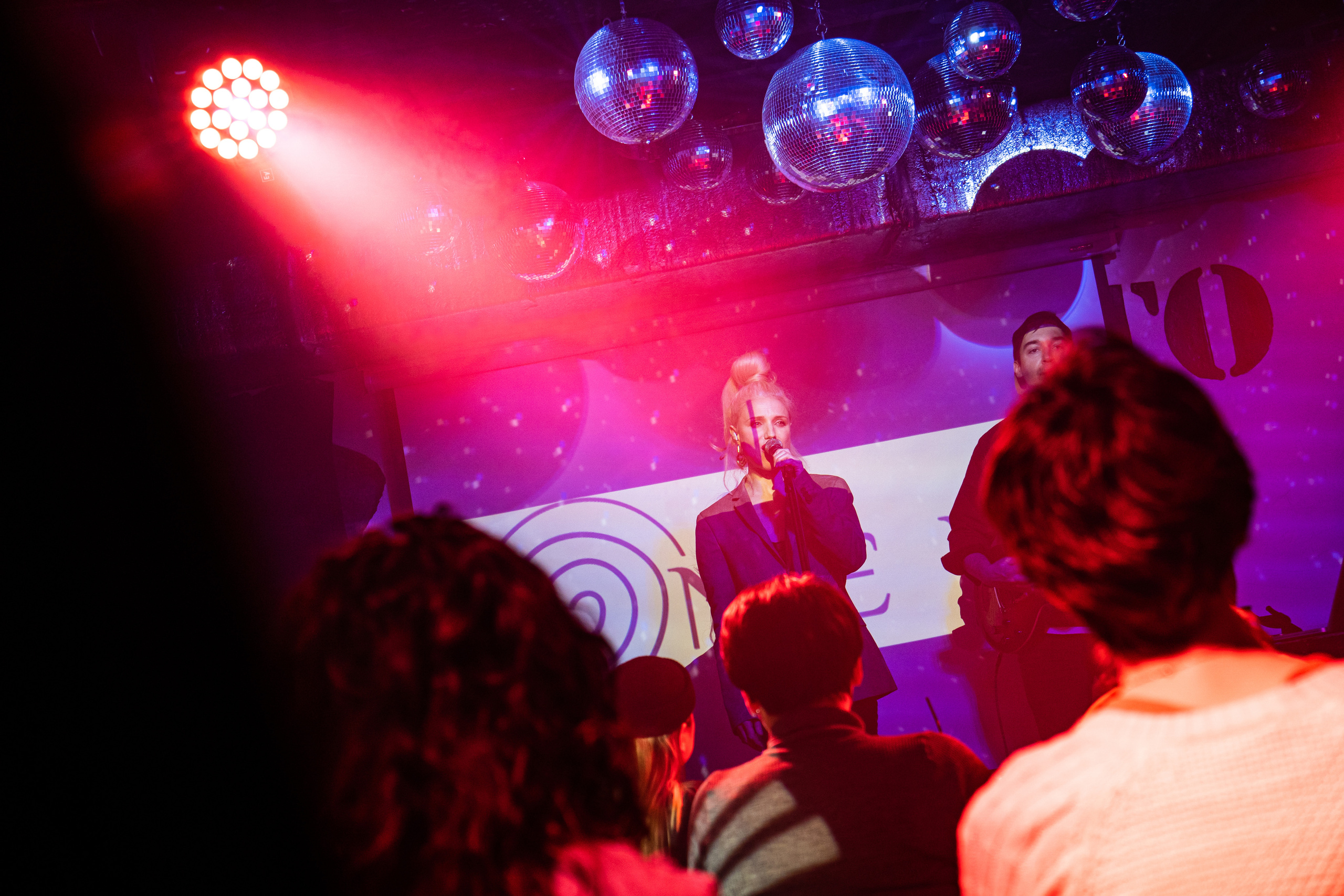 Катя Москалева и Ира Тонева (Фабрика). Фотограф. Москва. Алексей Светомиров. Love Story, портретная съемка