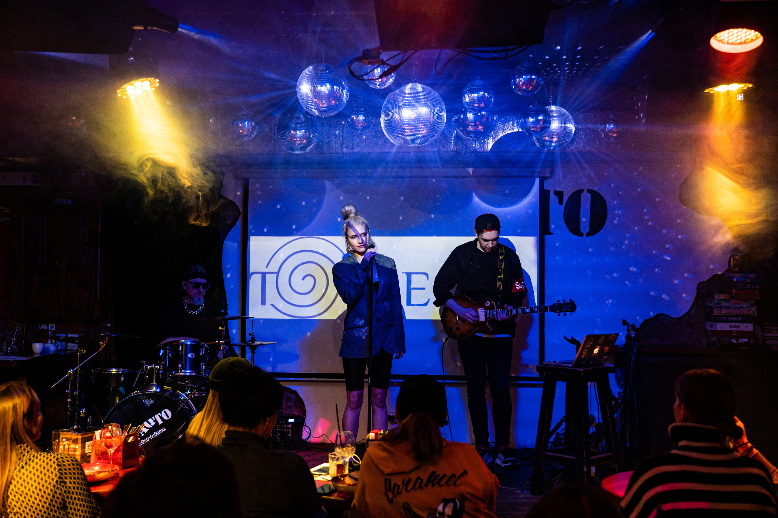 Катя Москалева и Ира Тонева (Фабрика). Фотограф. Москва. Алексей Светомиров. Love Story, портретная съемка