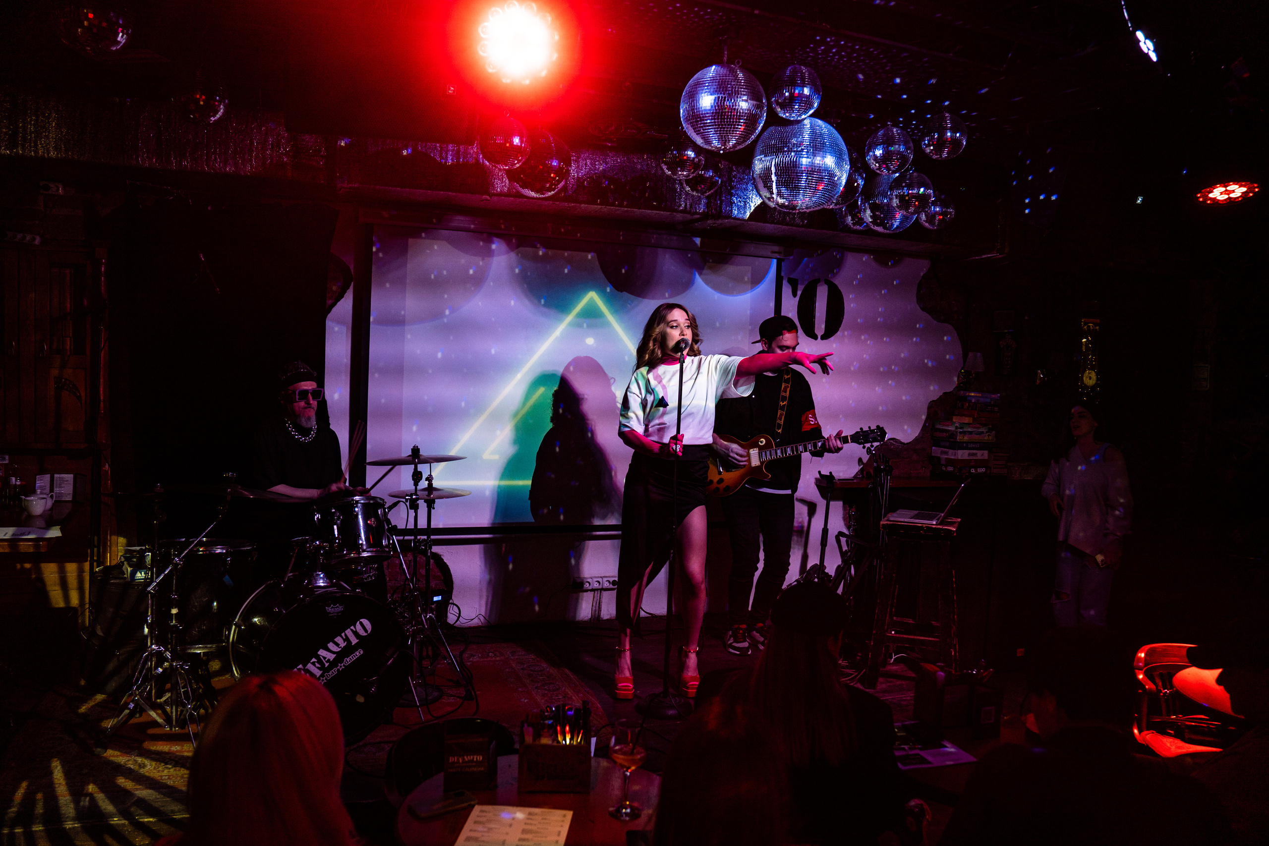 Катя Москалева и Ира Тонева (Фабрика). Фотограф. Москва. Алексей Светомиров. Love Story, портретная съемка