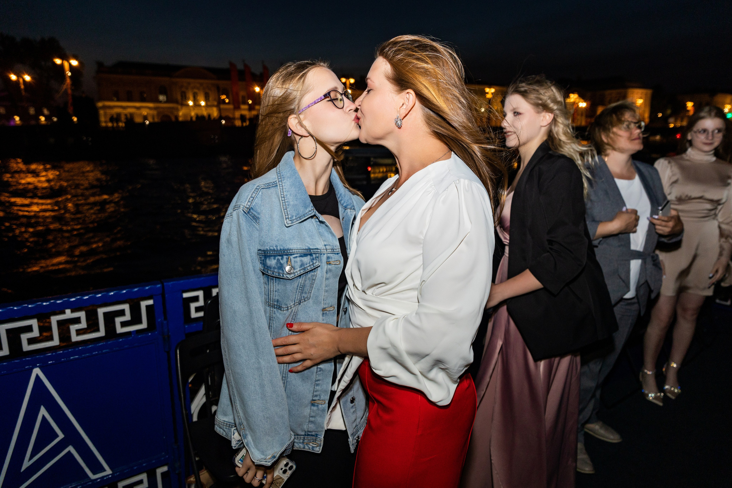 Выпускной на караблике 9 класс. Фотограф в Санкт-Петербурге Закута Ольга