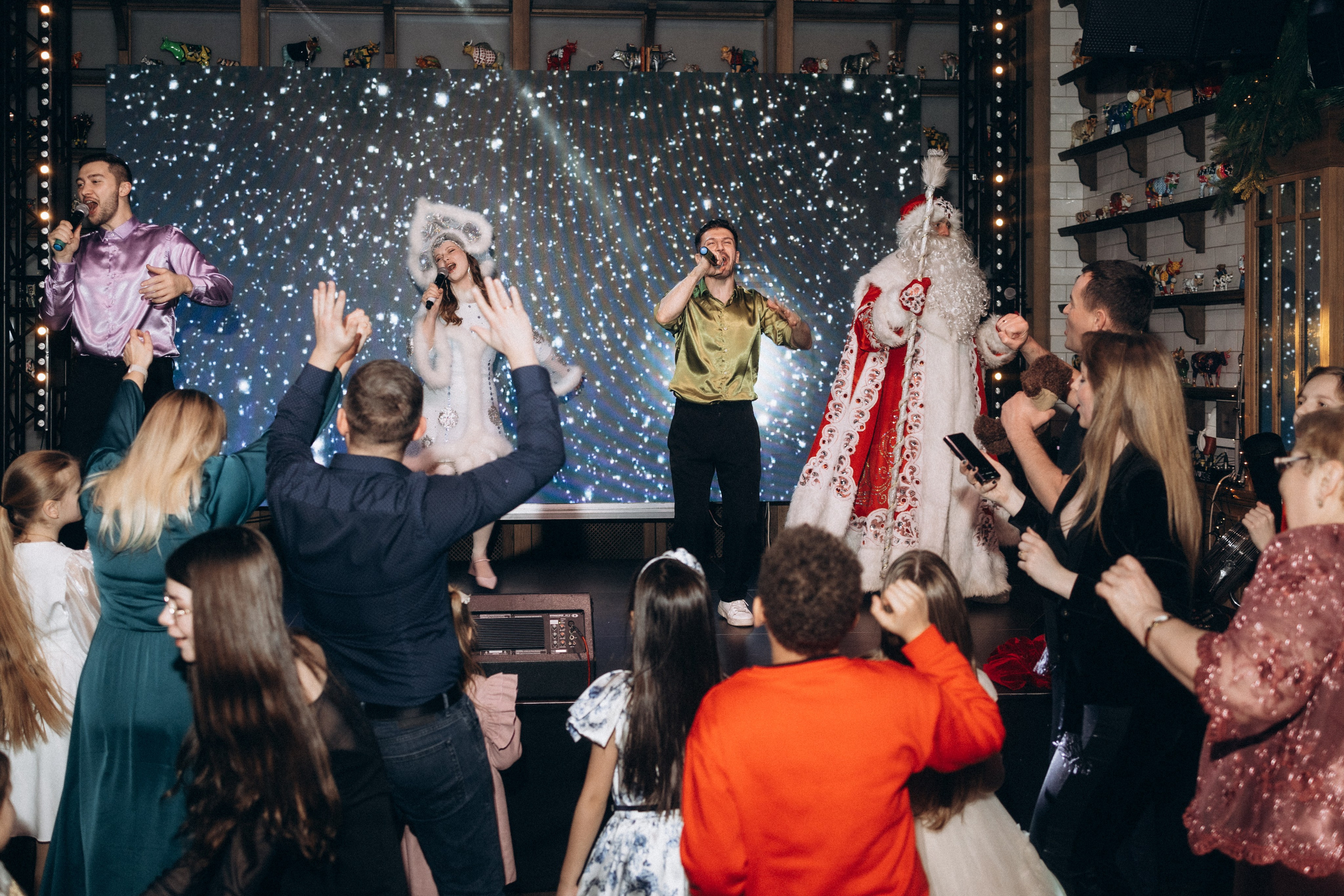 Новогодний корпоратив ресторан Рибай. Фотограф Артем Бросов в Санкт-Петербурге и Дубае