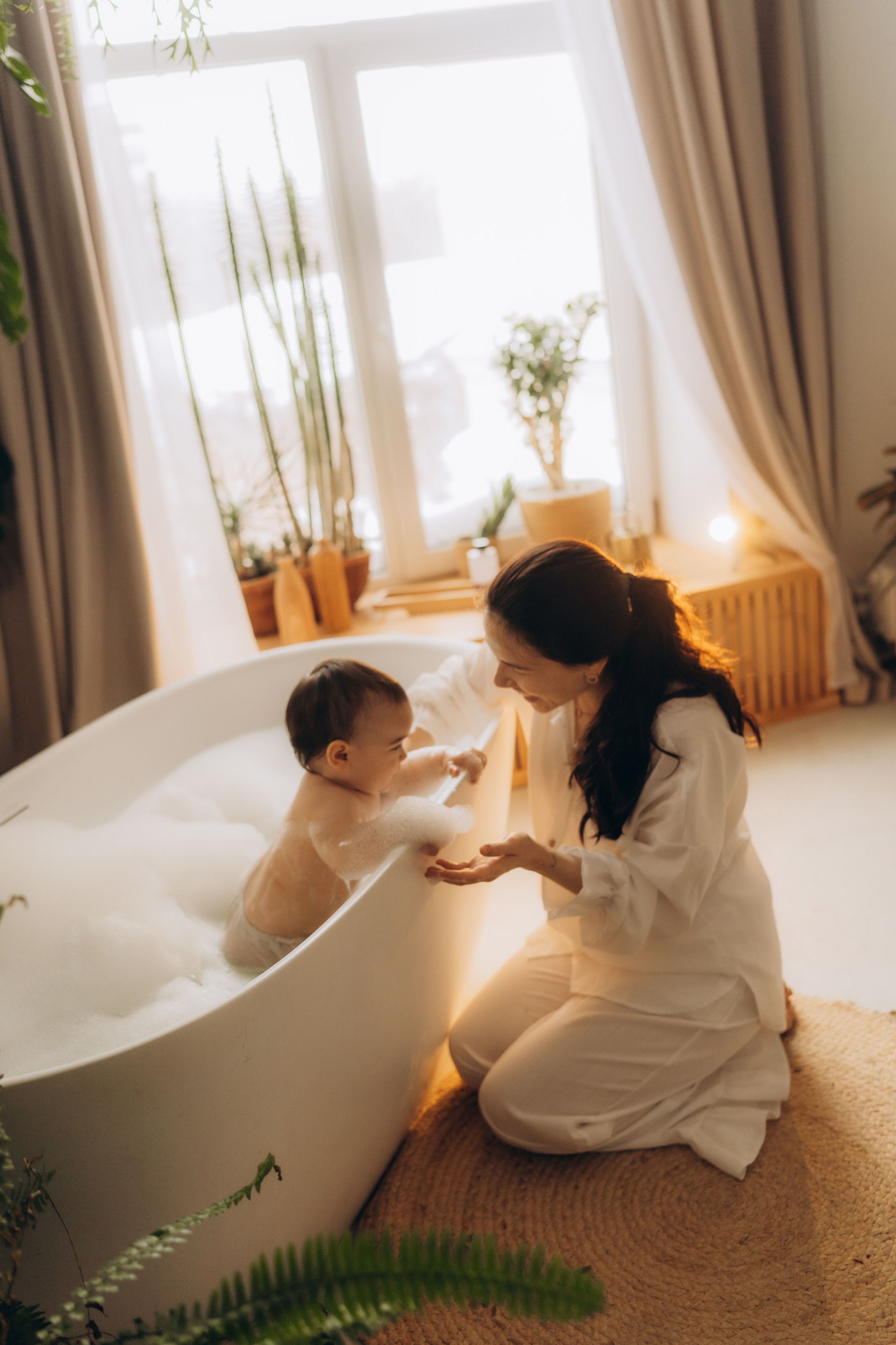 Мама с дочкой, банные процедуры. Семейный фотограф в Казани