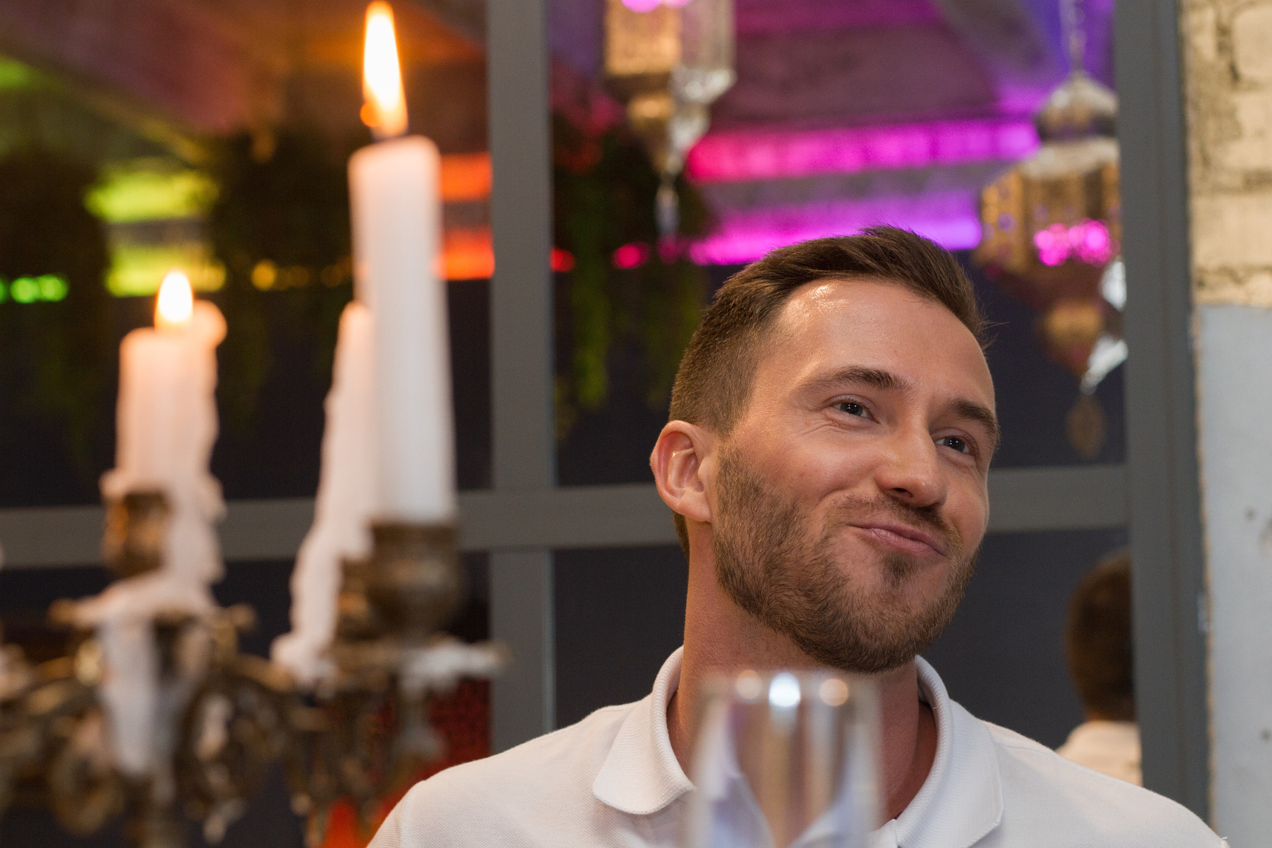 Атмосферный день рождения на закате в Севкабель лофт. Свадебный, семейный и контент фотограф в Санкт- Петербурге Елена Грие