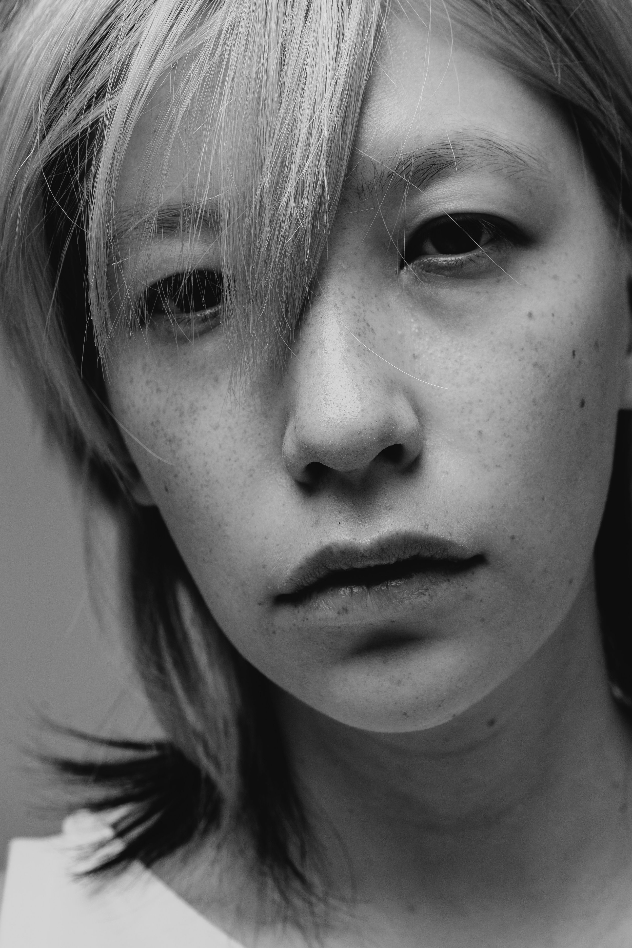 Фотосъёмка в студии девушки корейской внешности. Денис Марков — фотограф в Екатеринбурге