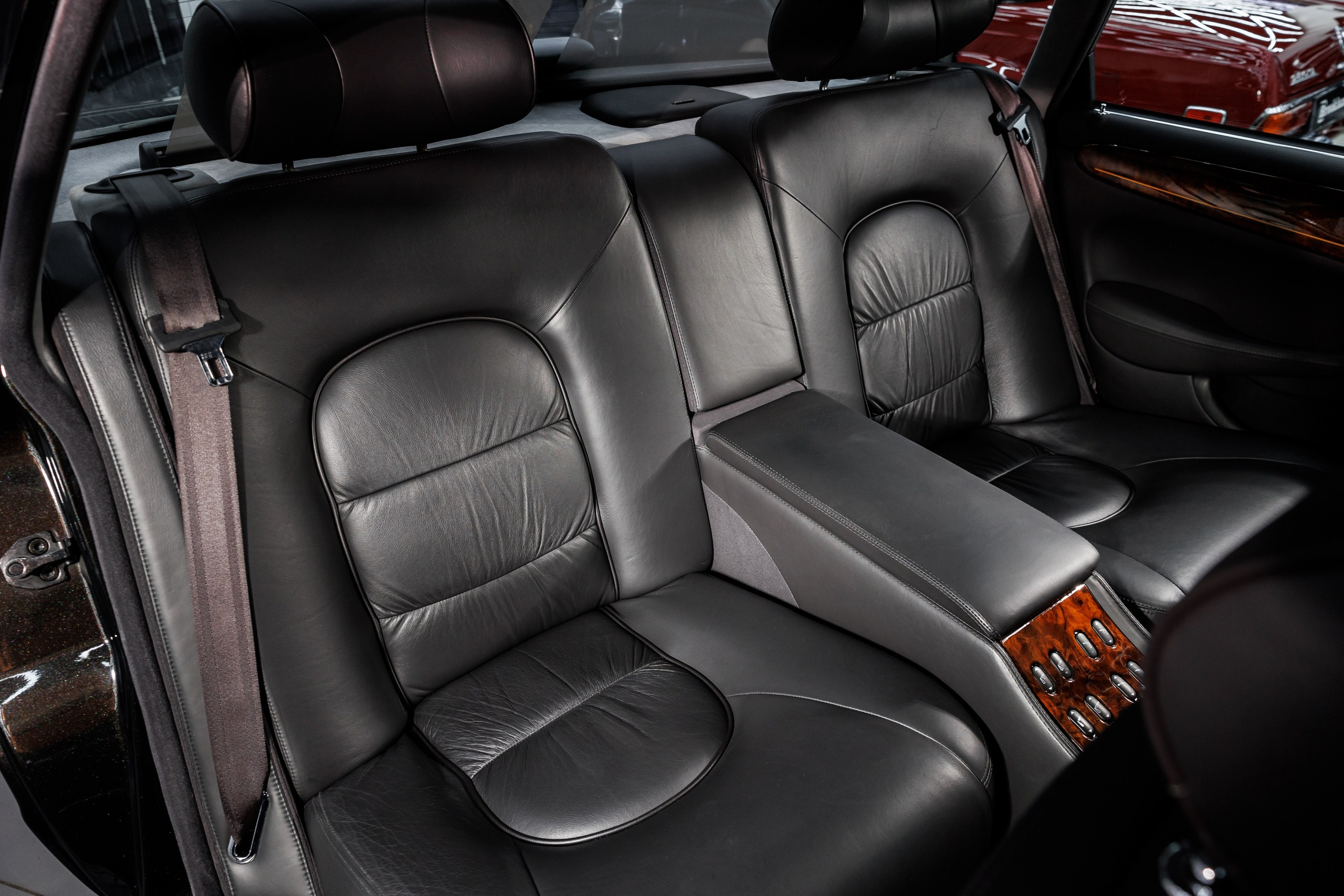 Автомобильная фотосъёмка Daimler Xj8. Фотограф Сергей Лукьянов @xapeton_photo Москва