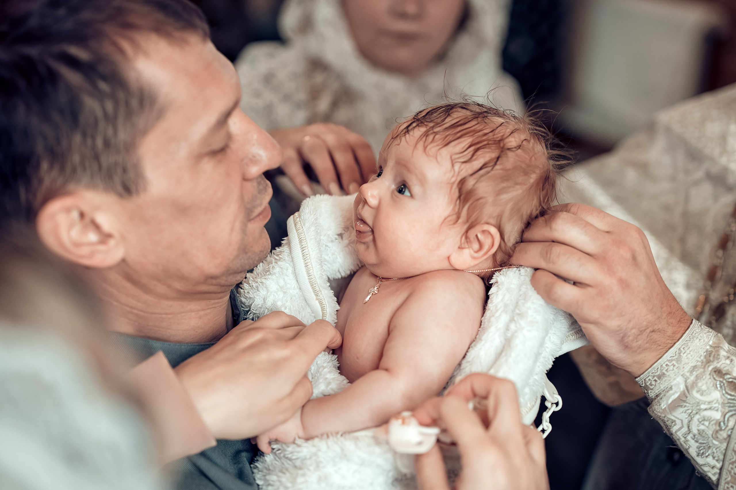 Таинства Крещения и Венчания в Старом Осколе. Фотостудия для новорожденных в Старом Осколе Гильфановых Юрия и Ольги