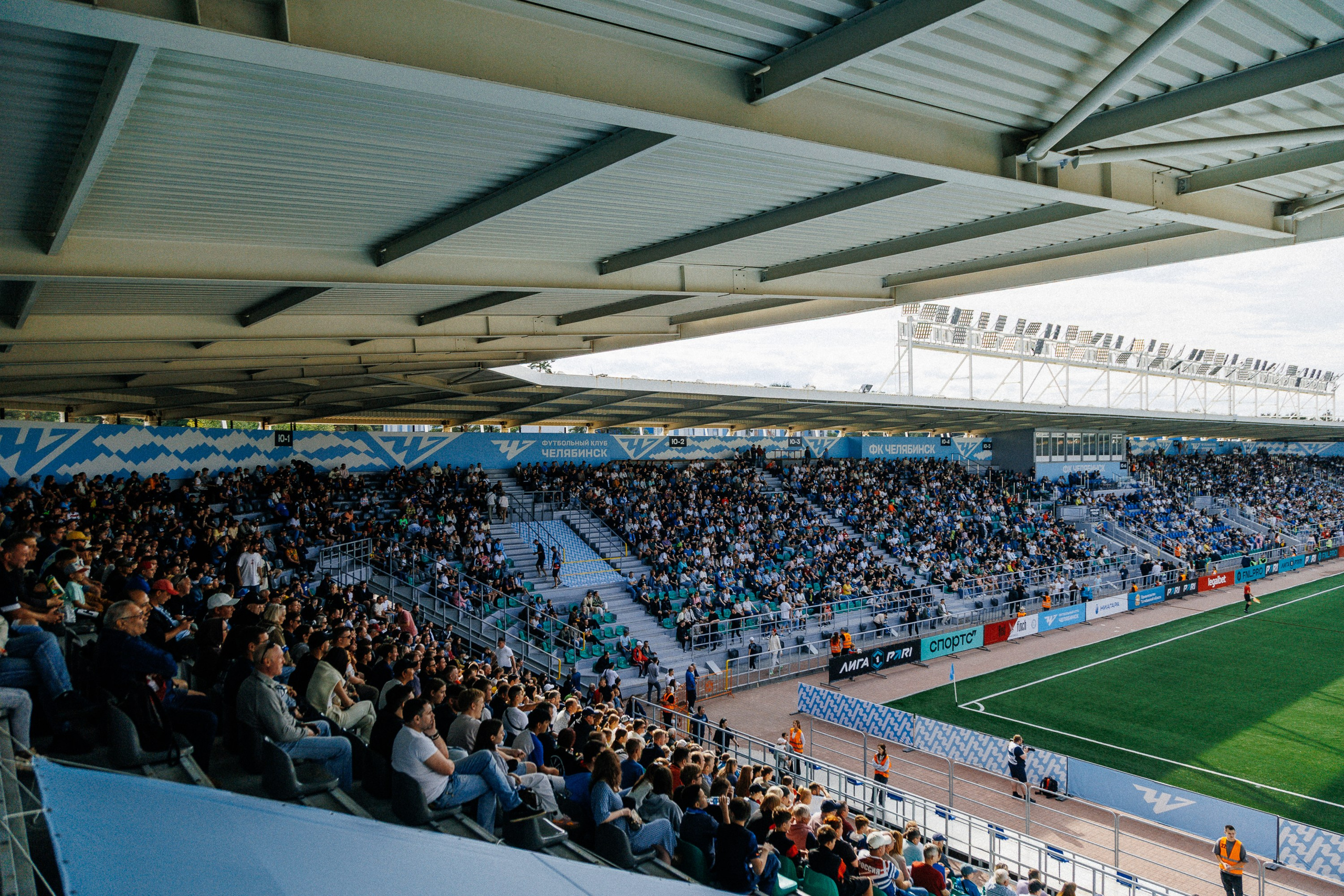 ФК ЧЕЛЯБИНСК Х ФК ВОЛГА. Репортажный фотограф Макс Брагин