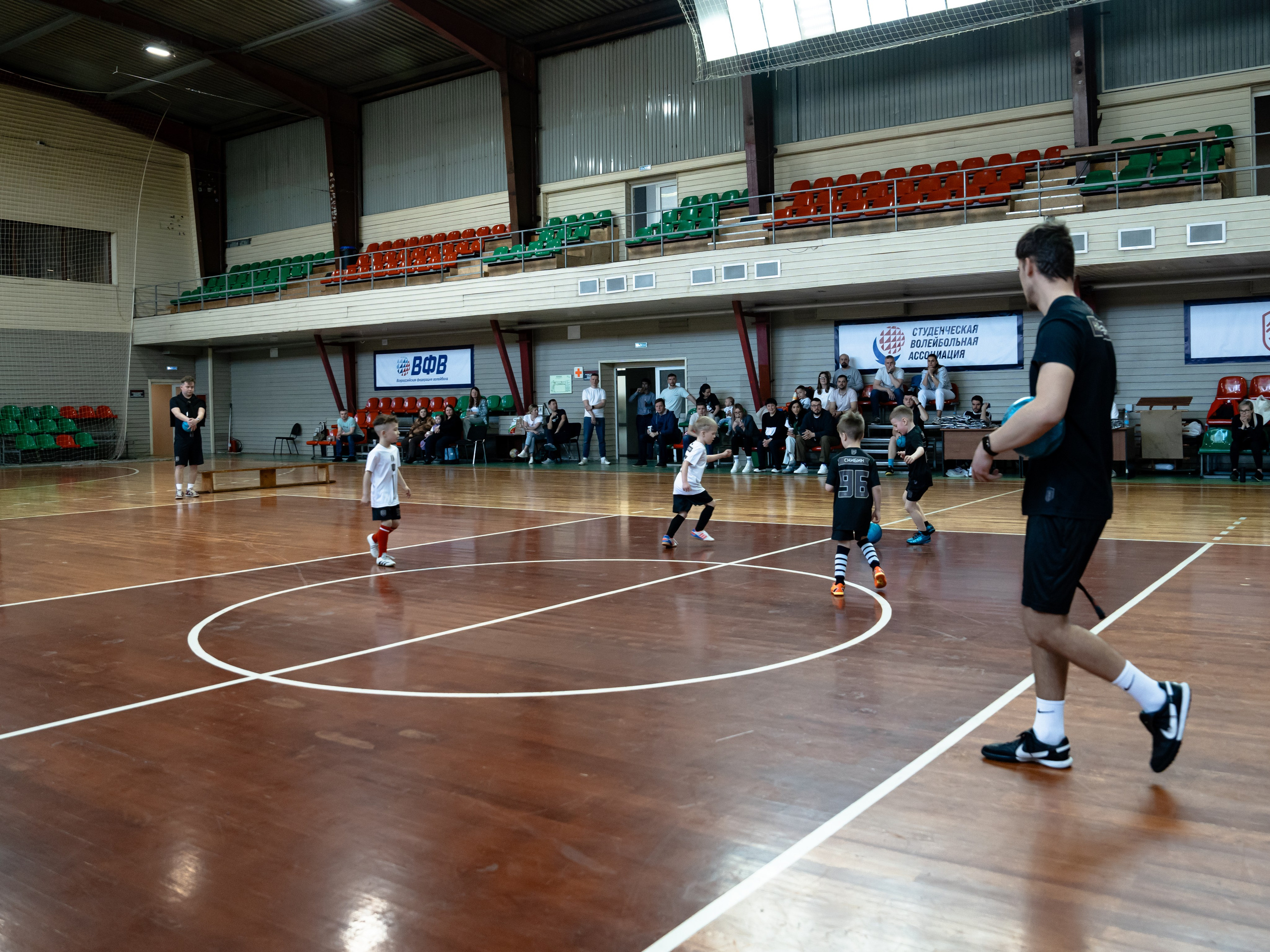 Тики-Така Противостояние 2025. Крамер Юлиана детский и семейный фотограф