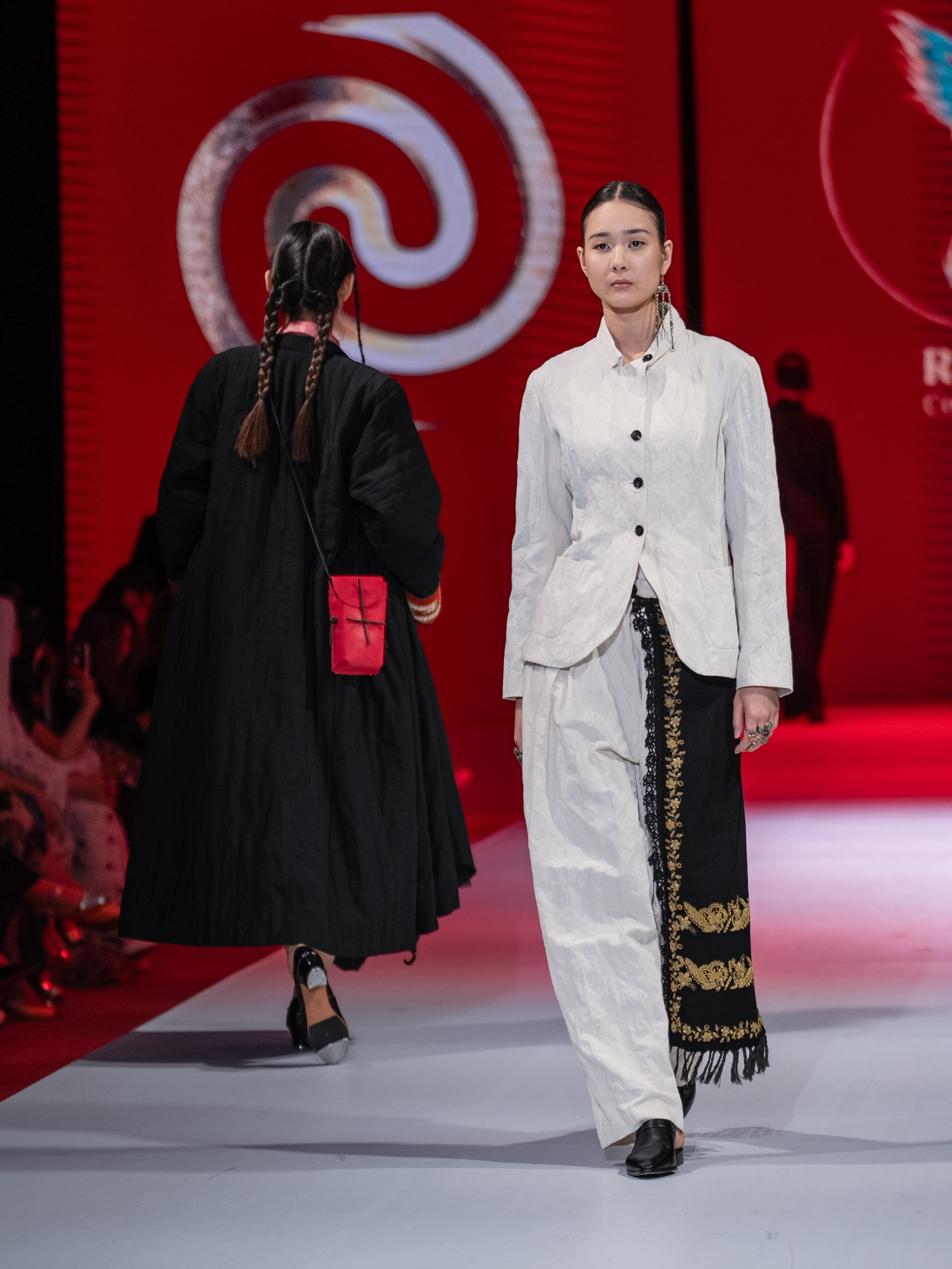 EURASIAN FASHION WEEK Reberth. Сайт Алматинского НЮ АРТ, будуар и фэшн фотографа Дениса Карпенко