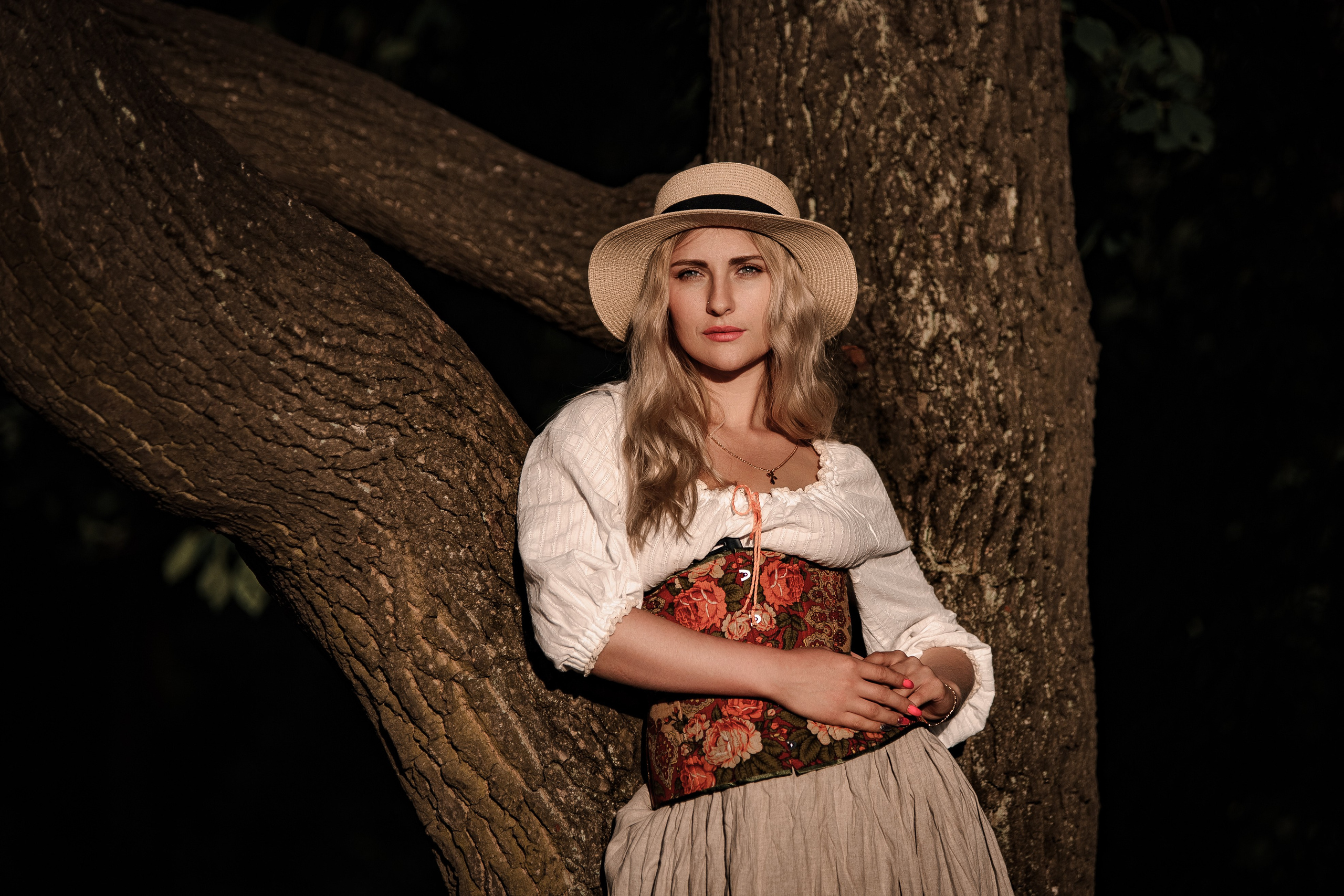 Фотосессии и портреты в СПБ. Фотосъёмка в студии и на пленере. Фотограф Алексей Лукин. Профессиональная фотосъёмка в Санкт-Петербурге. Обработка и Ретушь фотографий