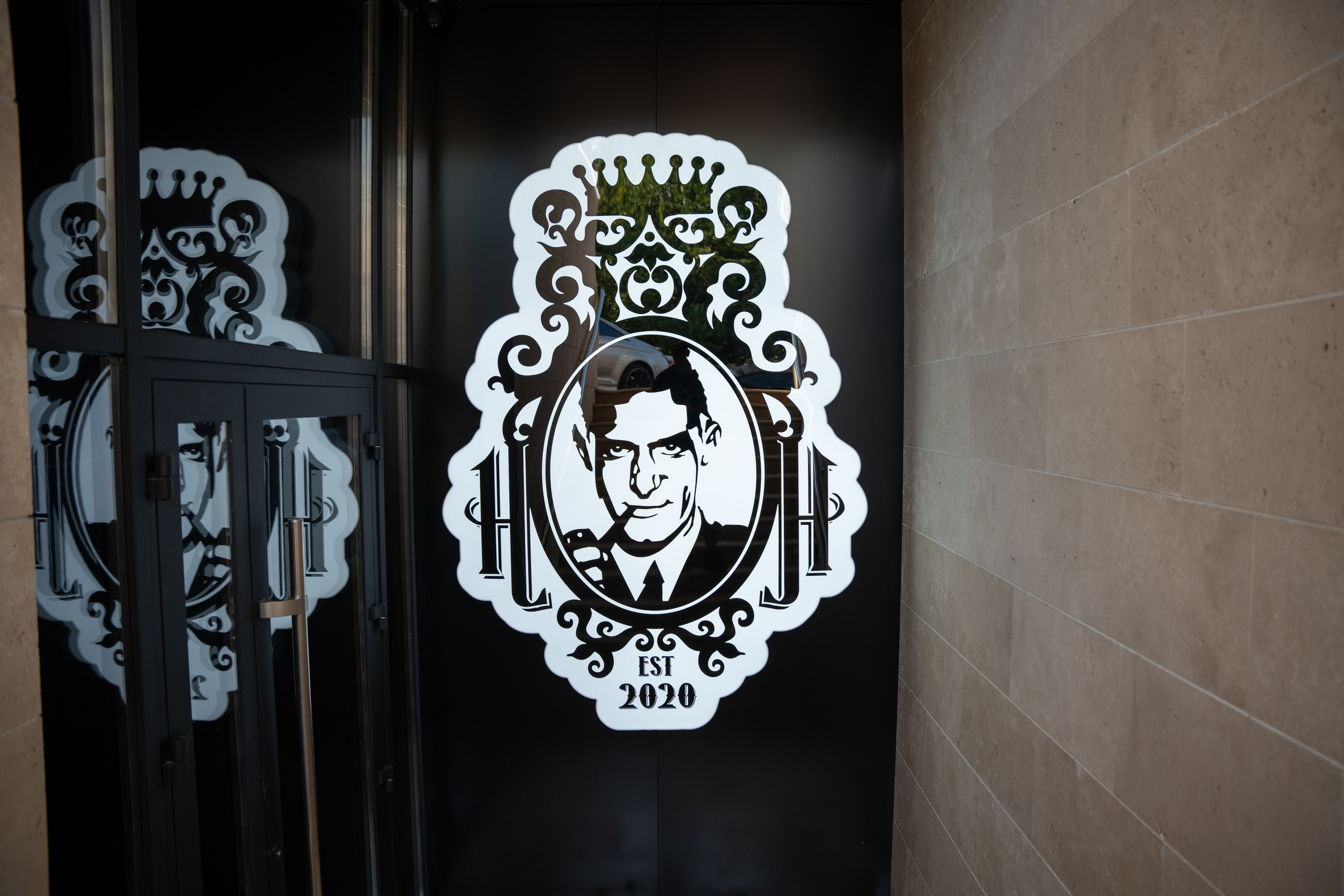 Фотосъемка интерьера стриптиз-клуба Hefner — элитный клуб Краснодара. Интерьерная фотосъемка клуба Hefner в Краснодаре — профессионально. Шедевры для Вас! Фотограф и Видеограф в Краснодаре Пахиев Руслан