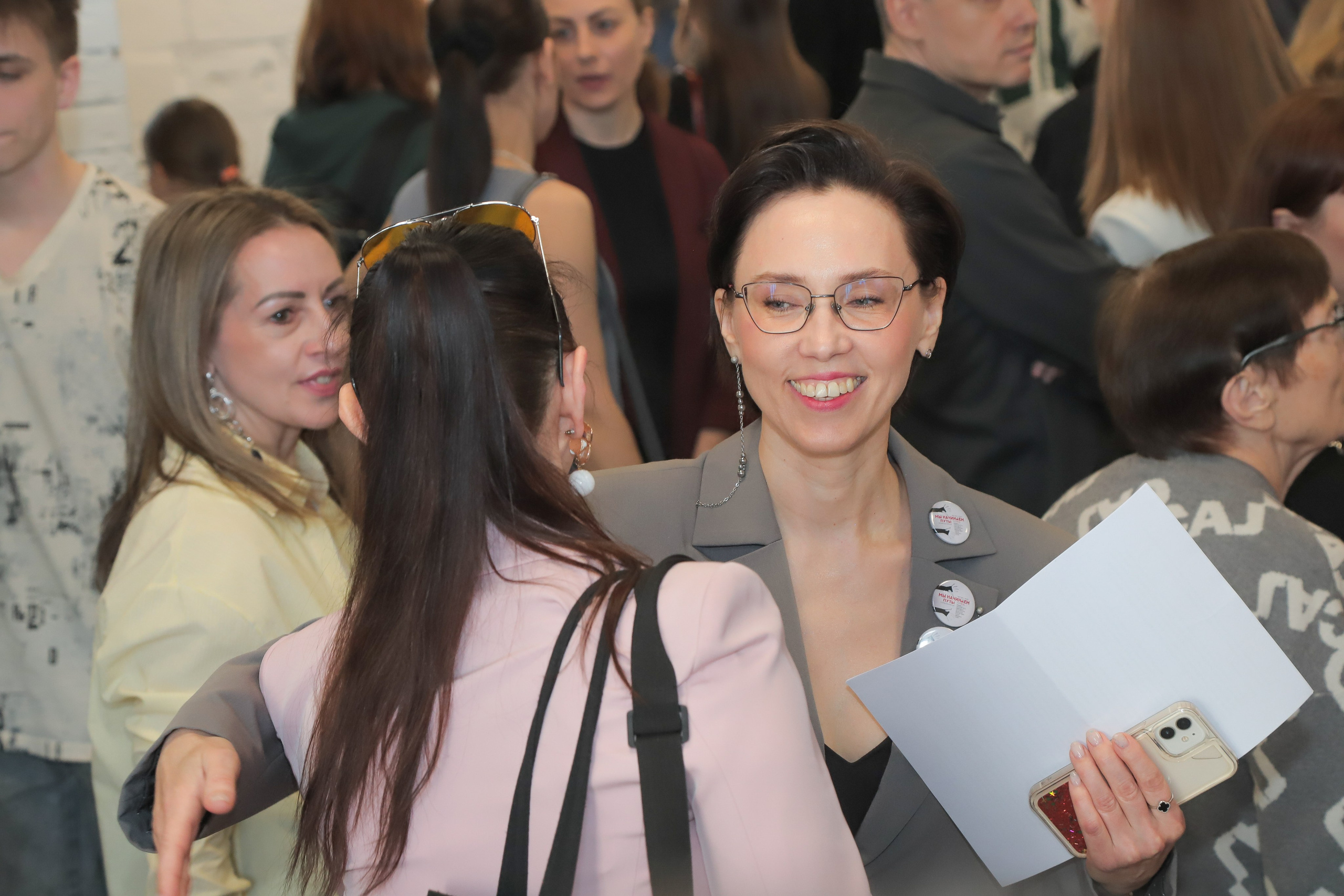 Выставка — проект «Мы начинаем путь!». АРТИКУЛ. Выпускные альбомы Нижний Тагил