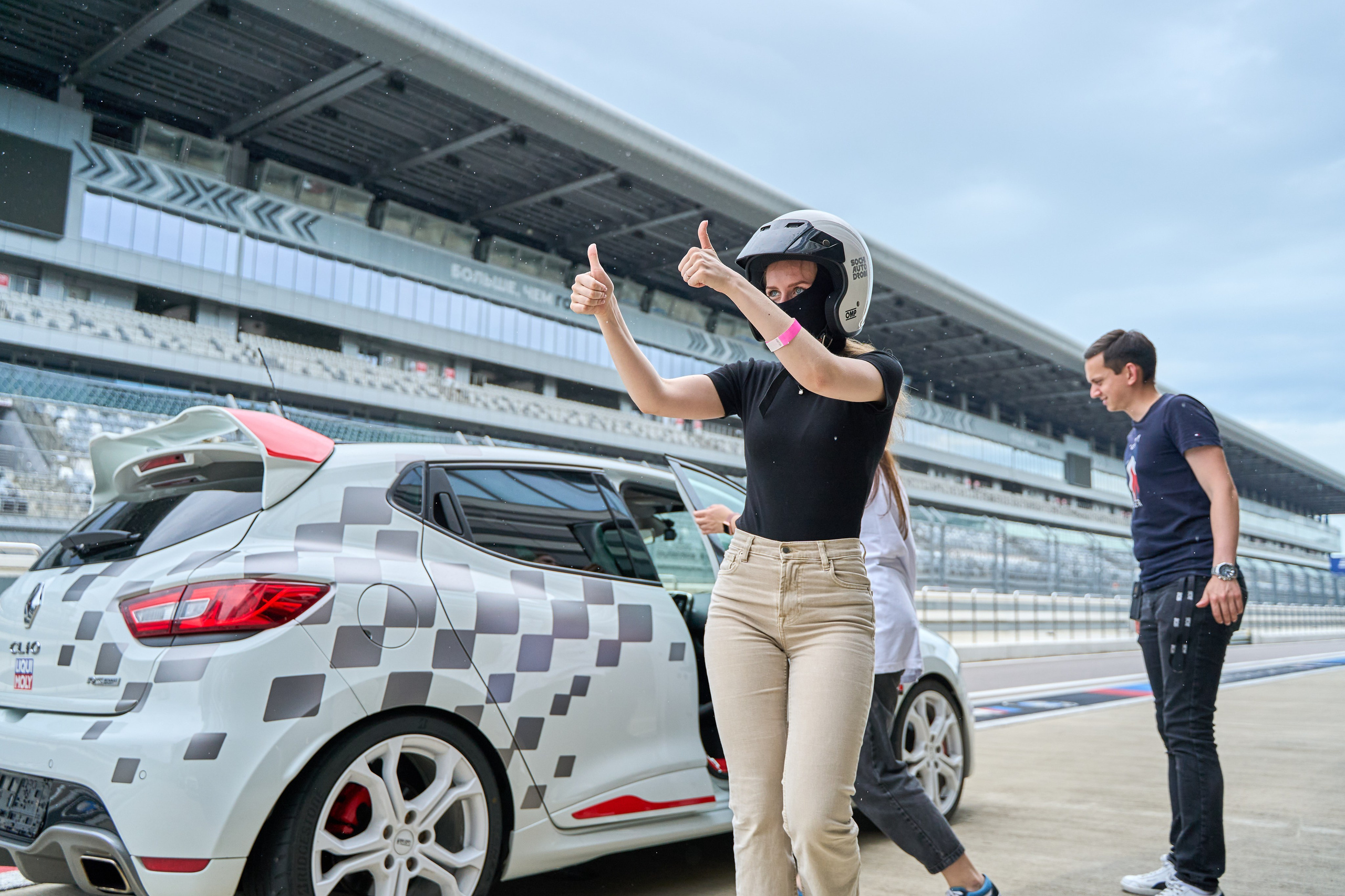 Формула 1 корпоративные заезды. Фото и видео съемка в Сочи Адлере Красной поляне