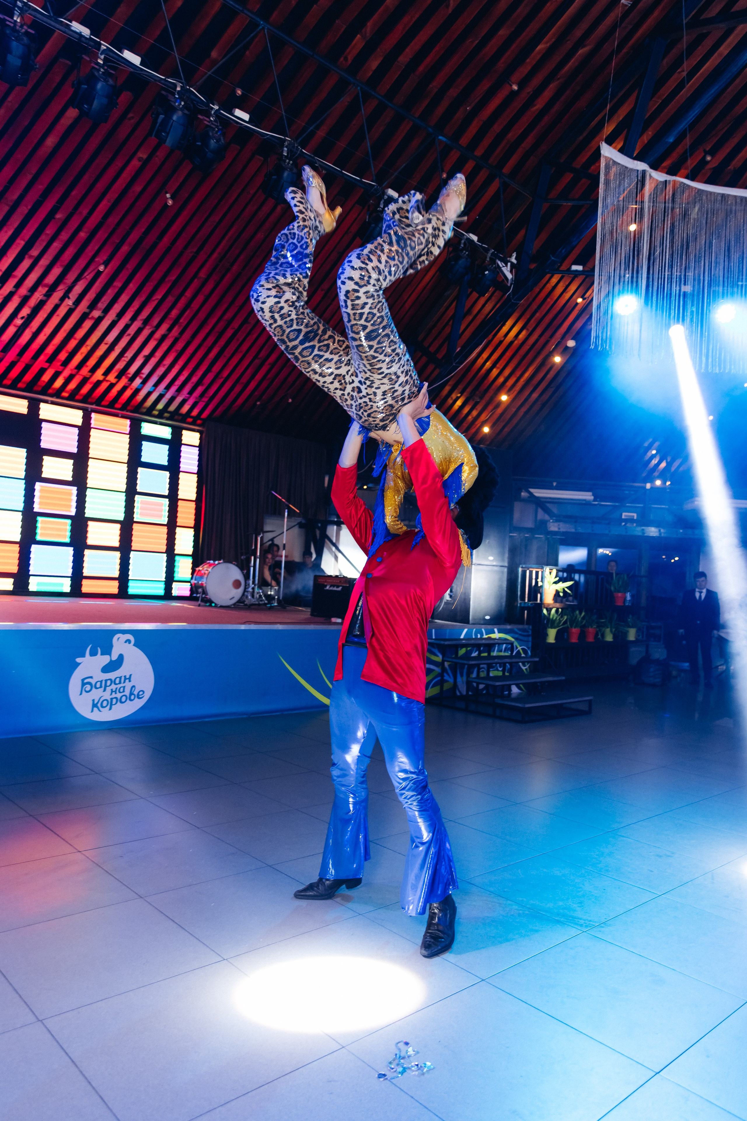 Выпускной вечер. 49 школа. Баран на корове. Свадебный и семейный фотограф в Улан-Удэ