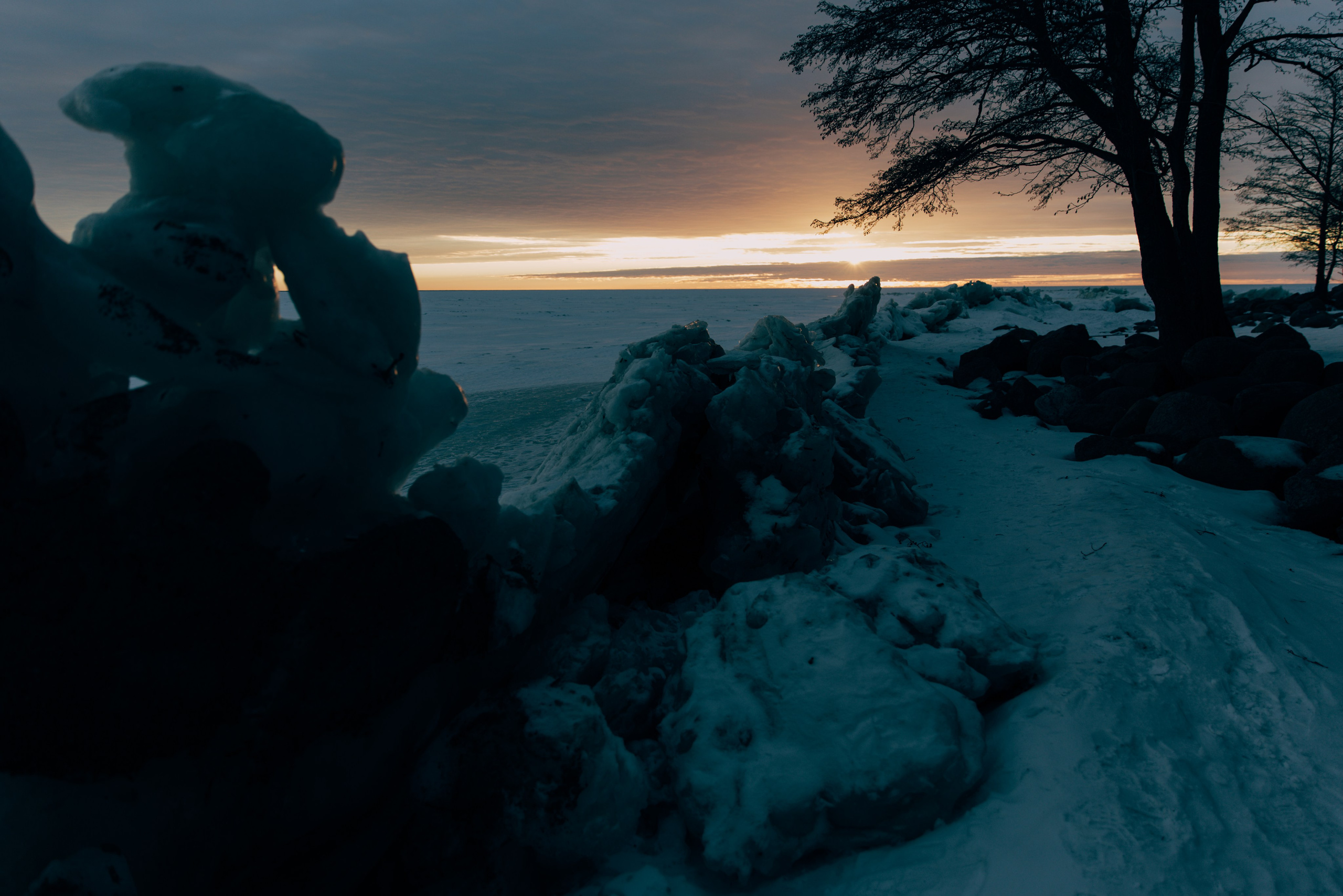 Идеи для фотосессии в СПб: Финский залив на закате (портреты)