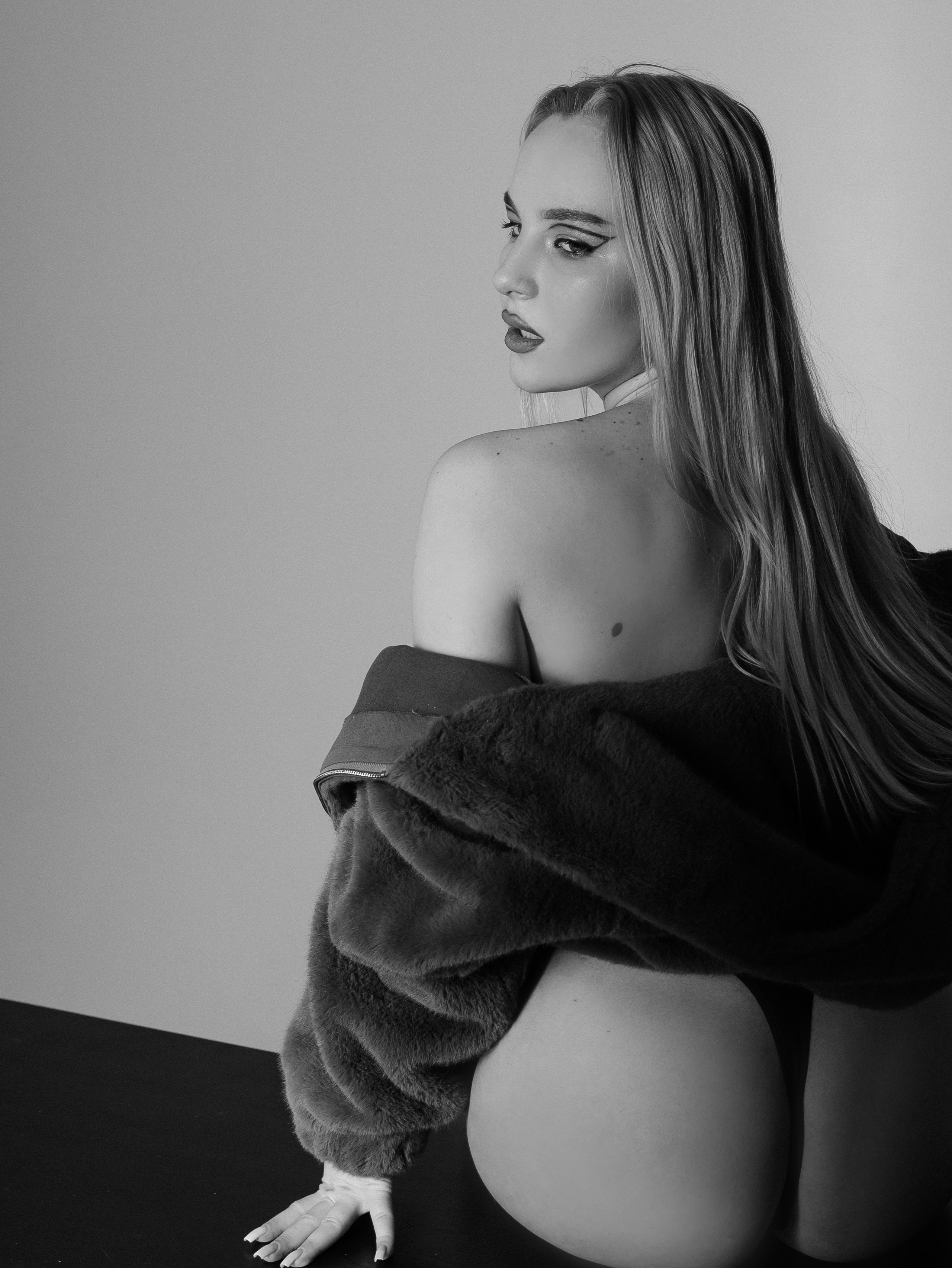 Кира. Главная