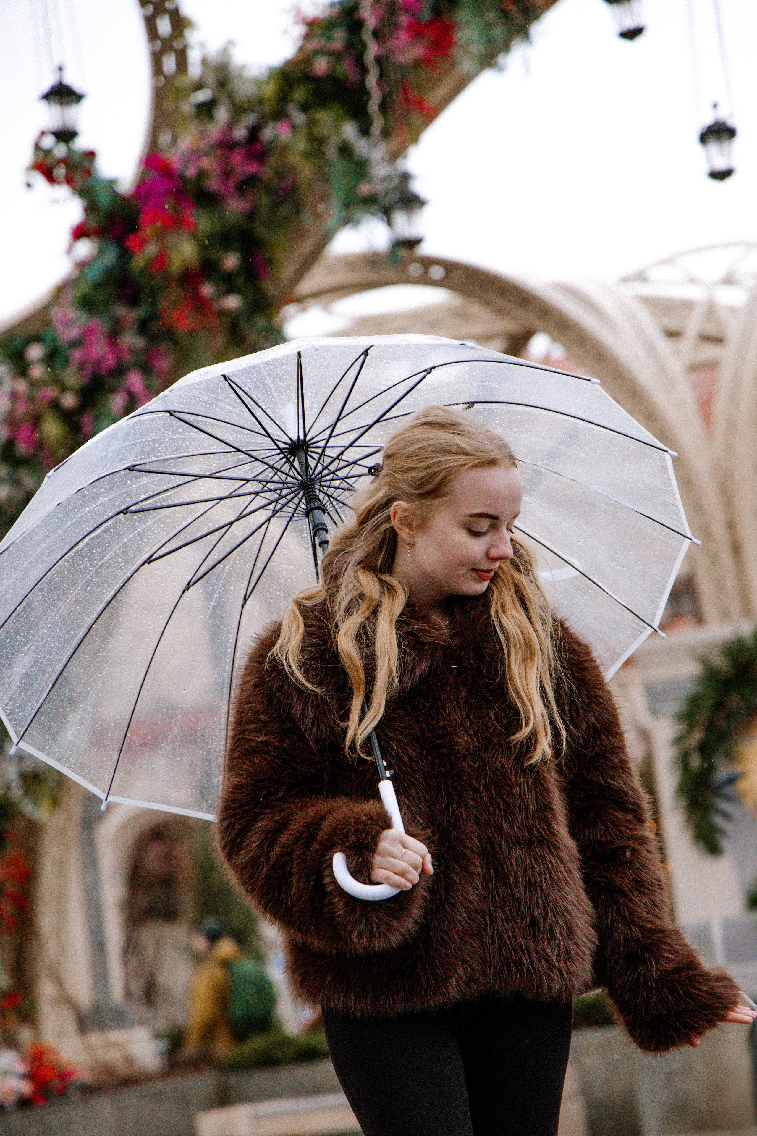 Дождливая прогулка с&nbsp;Олесей