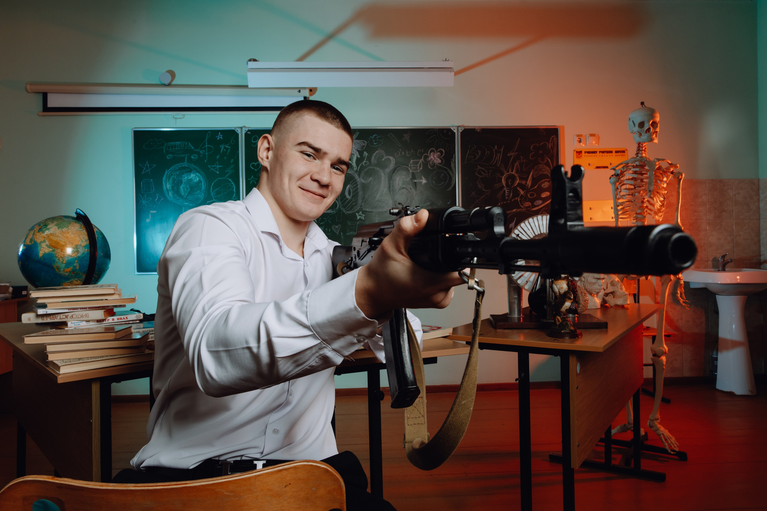 Школьные альбомы в Чернянке. Фотограф Максим Никонов