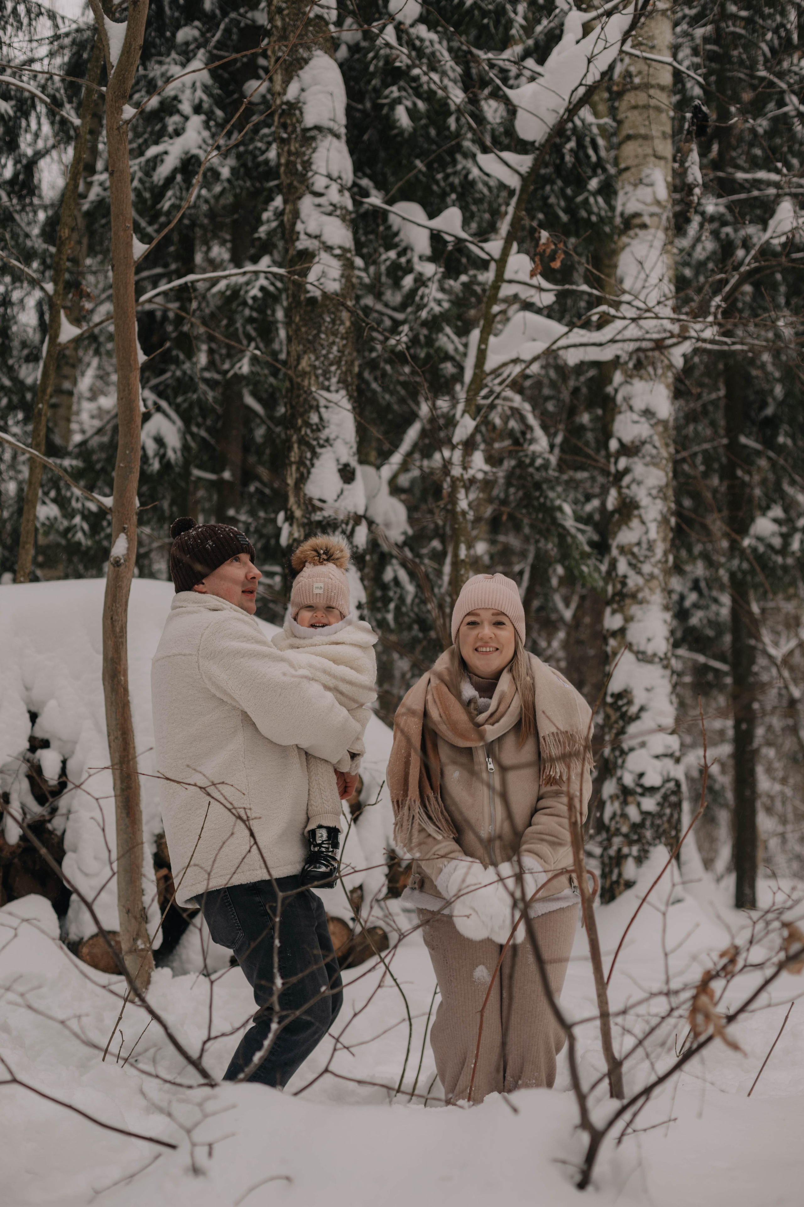 Лиля и семья Зимняя прогулка в лесу. Семейный и свадебный фотограф Видное Москва Екатерина Пятова