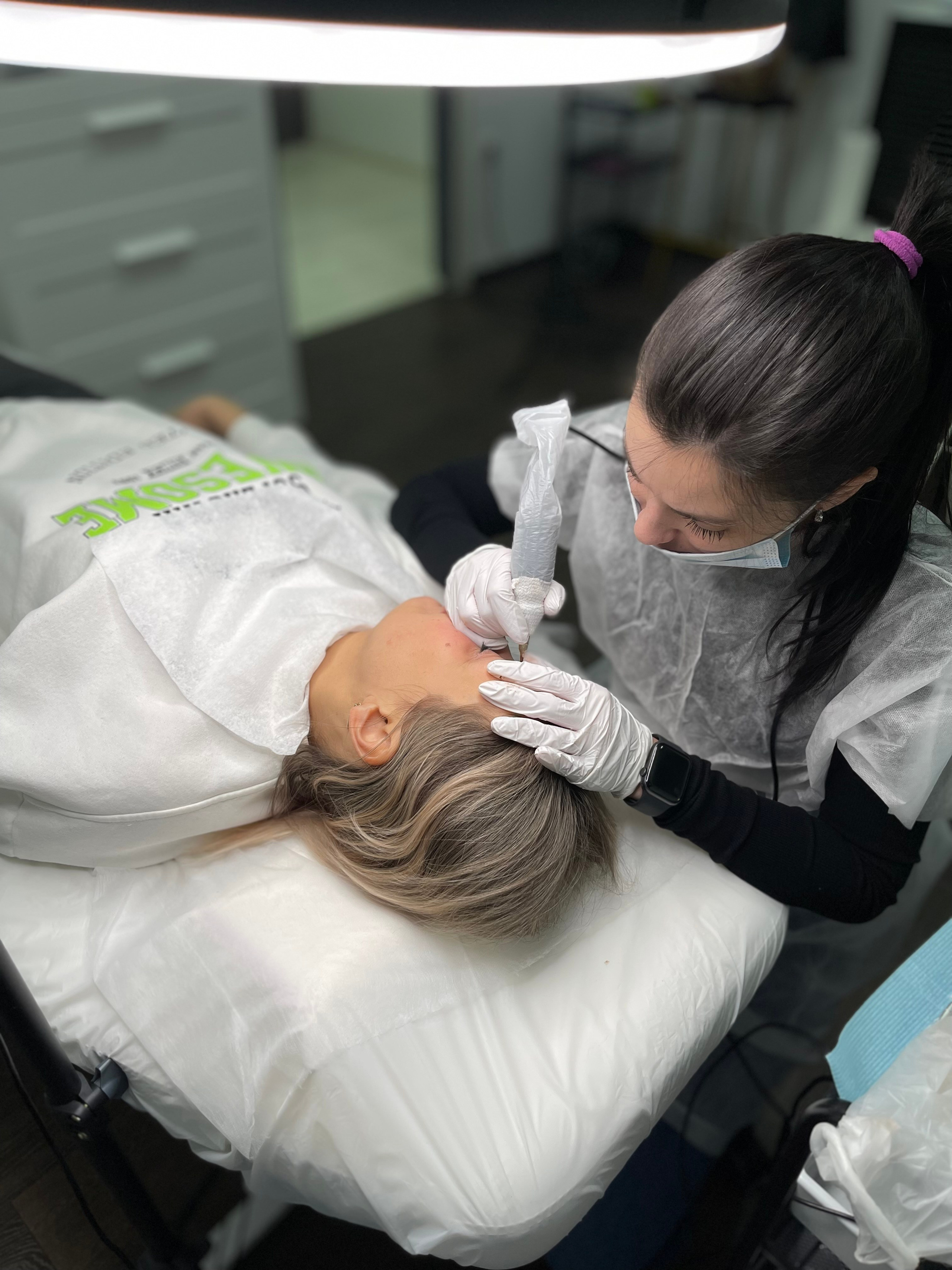 Обучение перманентному макияжу и татуажу в Ростове-на-Дону. Перманентный макияж и удаление старого татуажа в Ростове-на-Дону Дарья Исакова