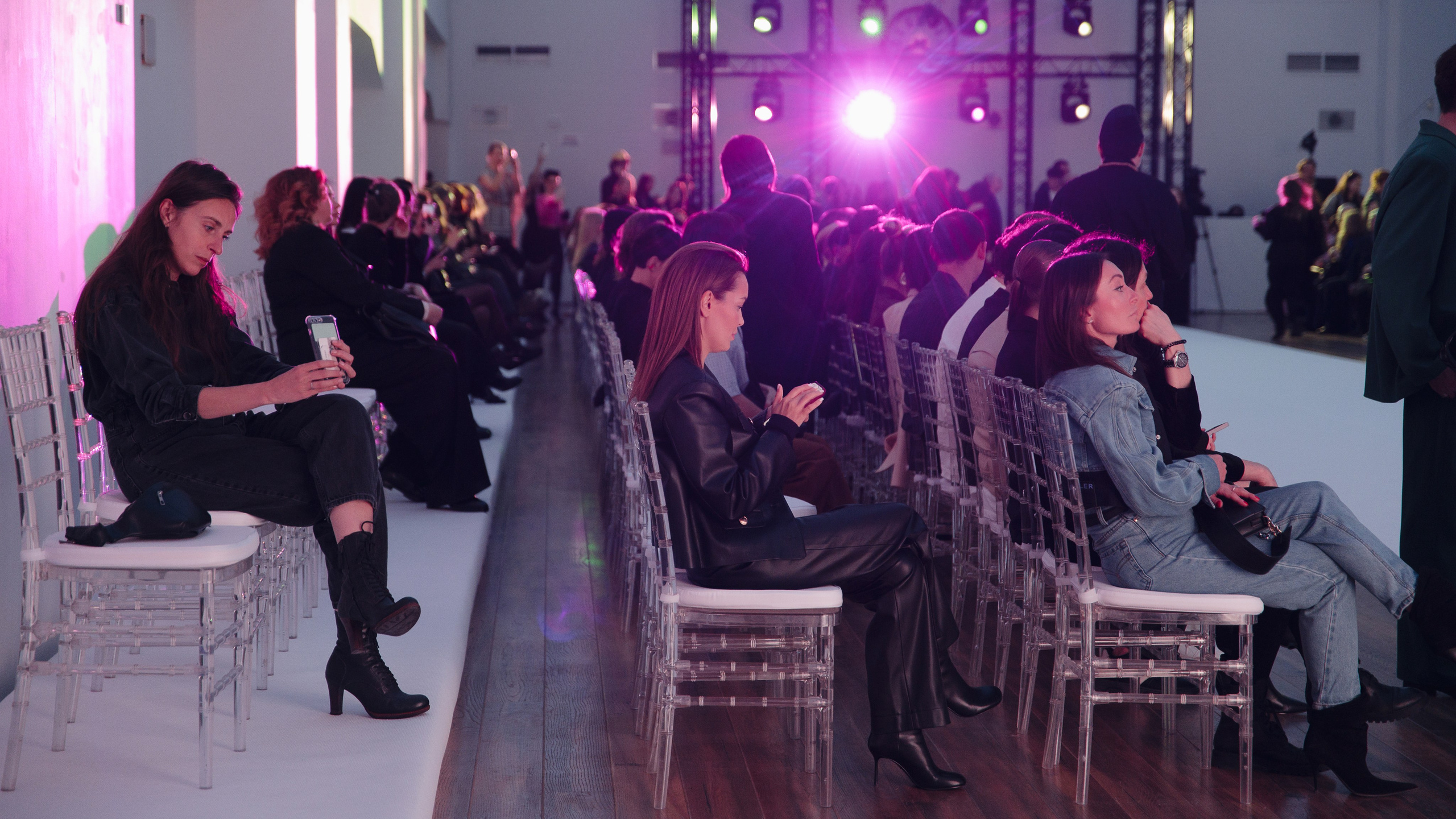 Бекстейдж показа «Новые Имена» собака.ru|ДЛТ. Портретный и репортажный фотограф в Санкт-Петербурге