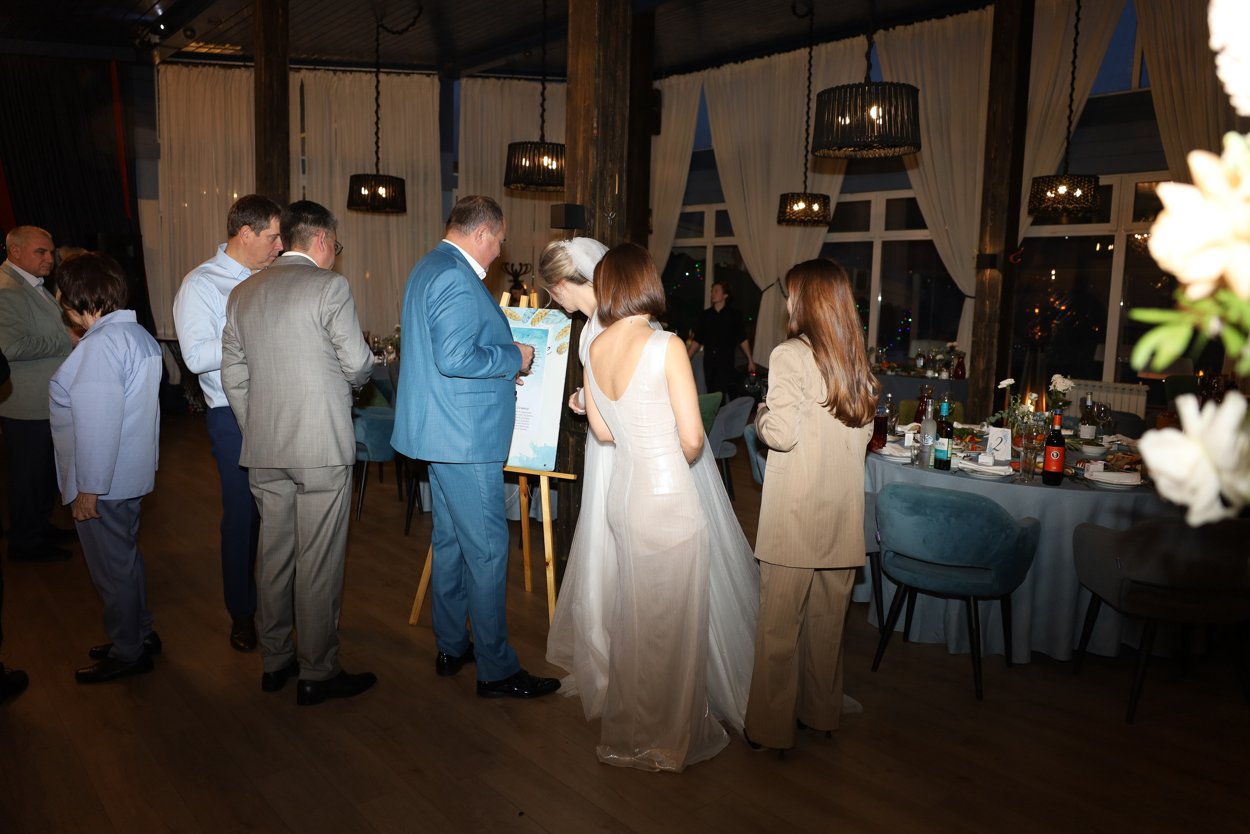 𝒜𝓇𝓉𝑒𝓂 & 𝐿𝓎𝓊𝓈𝓎𝒶 (𝓇𝑒𝓈𝓉𝒶𝓊𝓇𝒶𝓃𝓉). 𝑀𝑜𝓈𝒸𝑜𝓌. Свадебный фотограф в Санкт-Петербурге