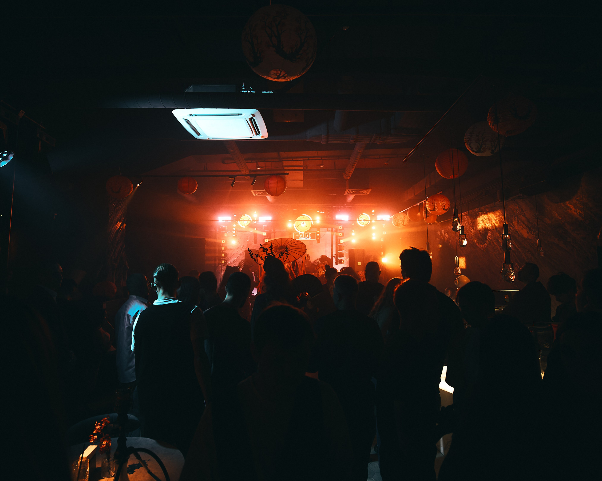 PLUS VIBE Party. Репортажный фотограф в Москве Дмитрий Масленников