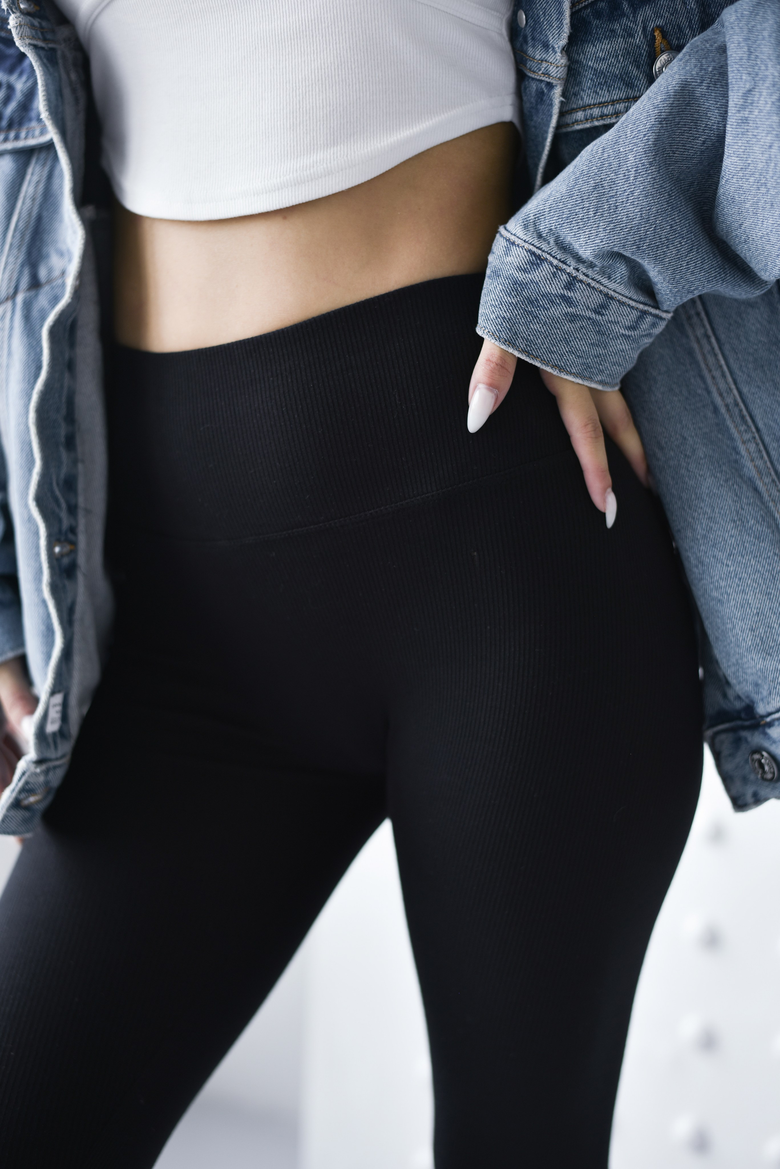 Кейс с леггинсами для вб. Фотограф Таина Комбарова