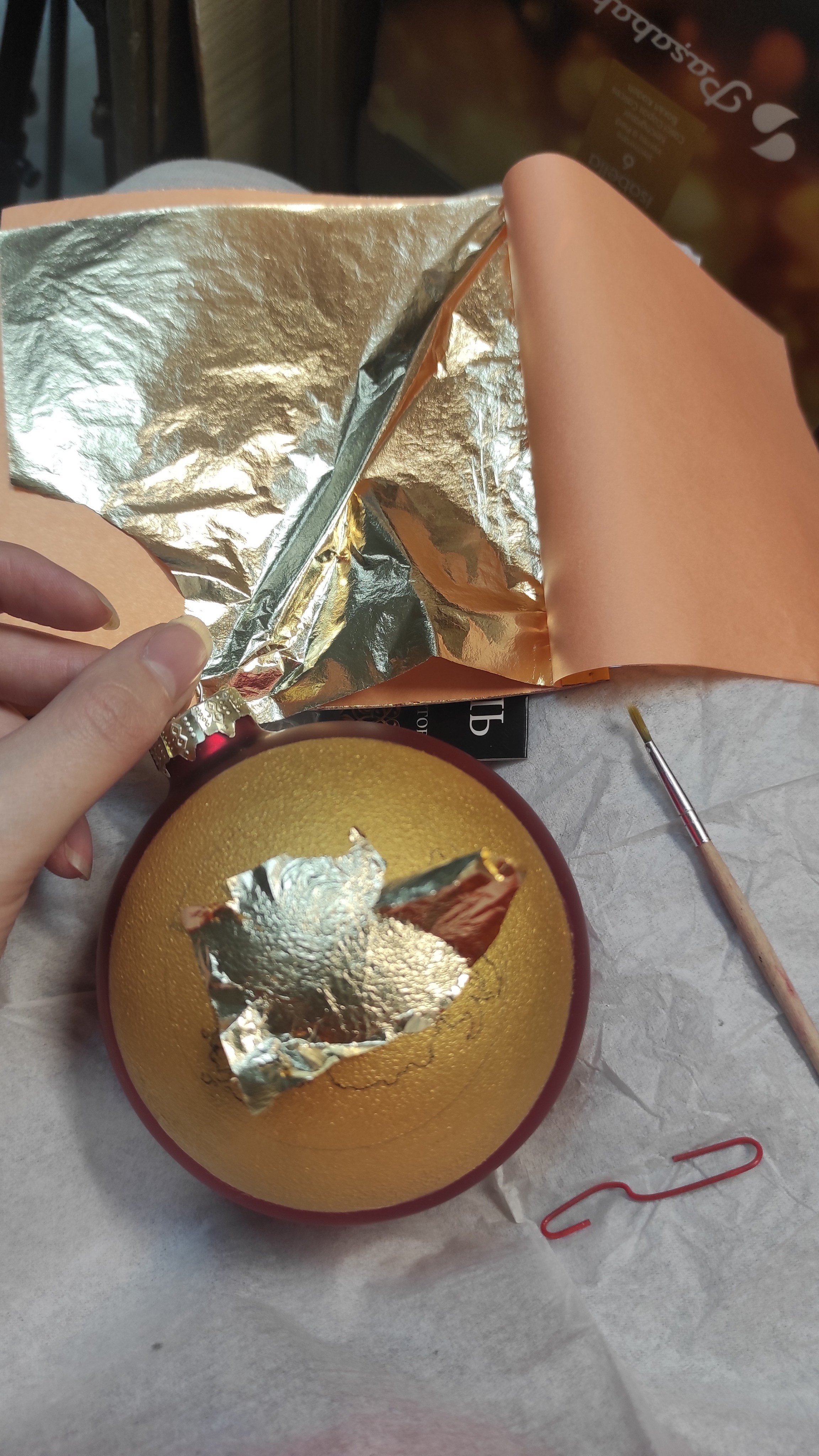 ArtSHARm- наше портфолио по ёлочным шарам с ручной росписью. Художественная ручная роспись елочных шаров, корпоративные подарки и восковые аромасвечи