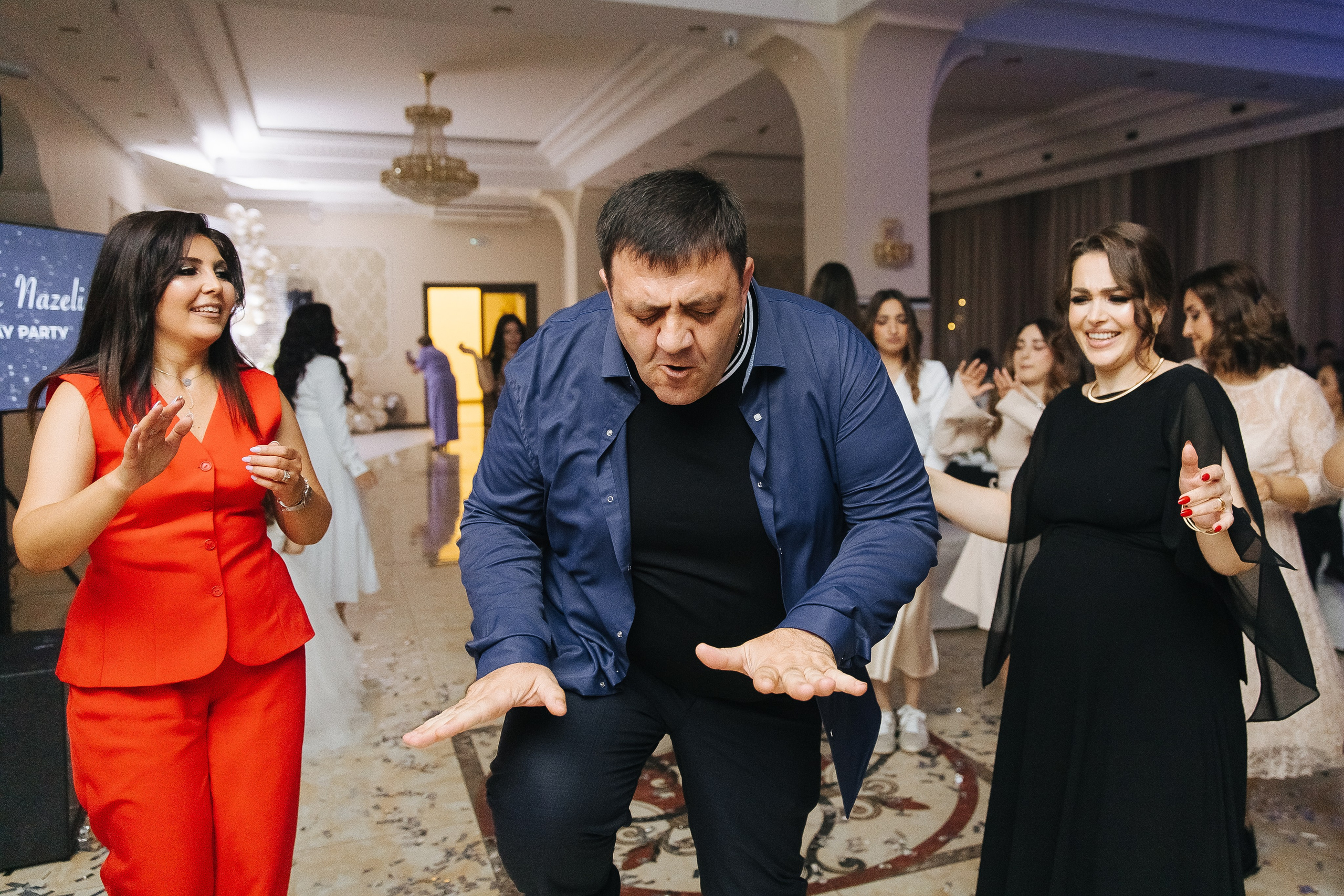 Ани и Назели. 35&5 День рождения, «Янтарь». Фотограф в Красноярске Надежда Воскресенская